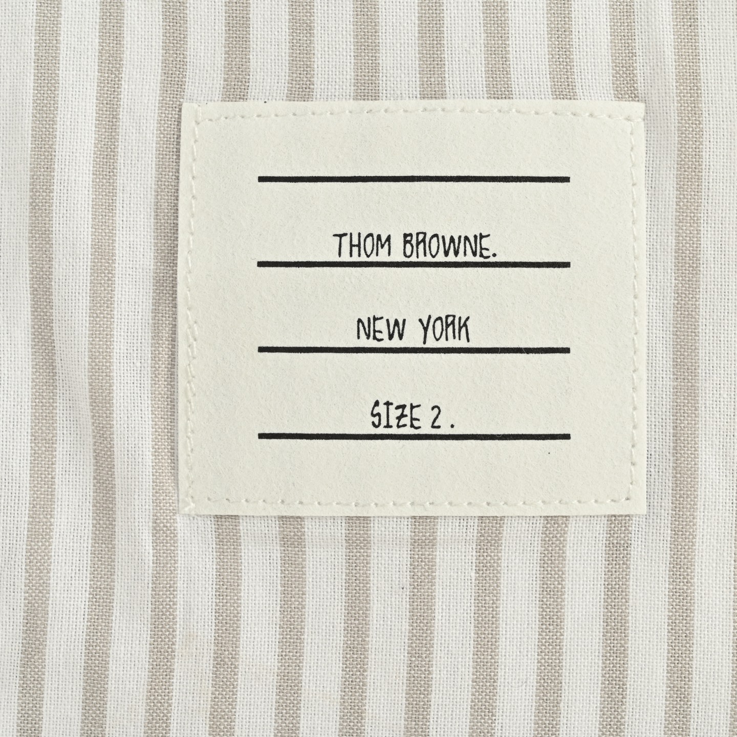 Thom Browne/汤姆布朗 25Fw 双袖织带竖条纹衬衫-Chinese UA Cheap High Quatity Brand Clothes Bags handbags Sneakers wholesale wholesaler seller from China Factory suppliers Fashion Clothing Shoes best Quality Beautiful Price Thom Browne/汤姆布朗 25Fw 双袖织带竖条纹衬衫