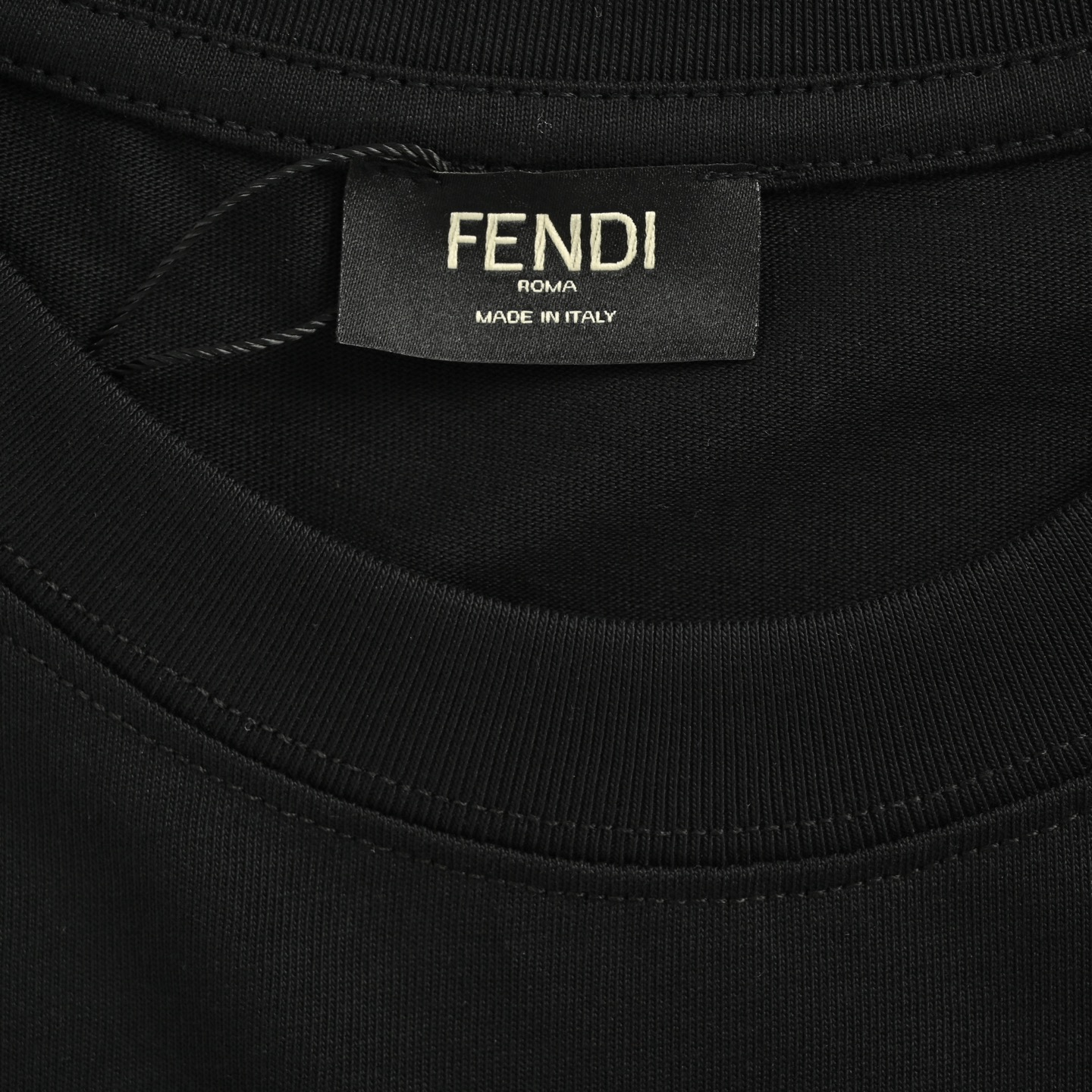 Fendi/芬迪 25ss 小怪兽眼睛硅胶字母logo短袖 黑色 白色-Chinese UA Cheap High Quatity Brand Clothes Bags handbags Sneakers wholesale wholesaler seller from China Factory suppliers Fashion Clothing Shoes best Quality Beautiful Price Fendi/芬迪 25ss 小怪兽眼睛硅胶字母logo短袖 黑色 白色