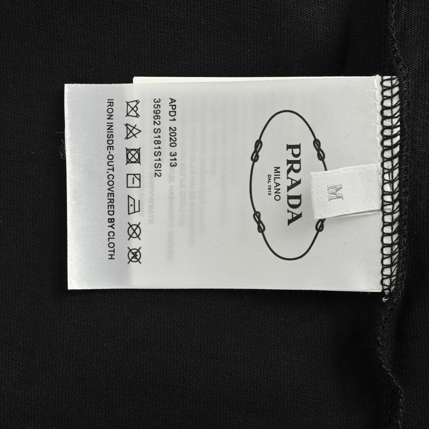 Prada/普拉达 25ss 三角标刺绣喷墨短袖 黑色 白色-Chinese UA Cheap High Quatity Brand Clothes Bags handbags Sneakers wholesale wholesaler seller from China Factory suppliers Fashion Clothing Shoes best Quality Beautiful Price Prada/普拉达 25ss 三角标刺绣喷墨短袖 黑色 白色