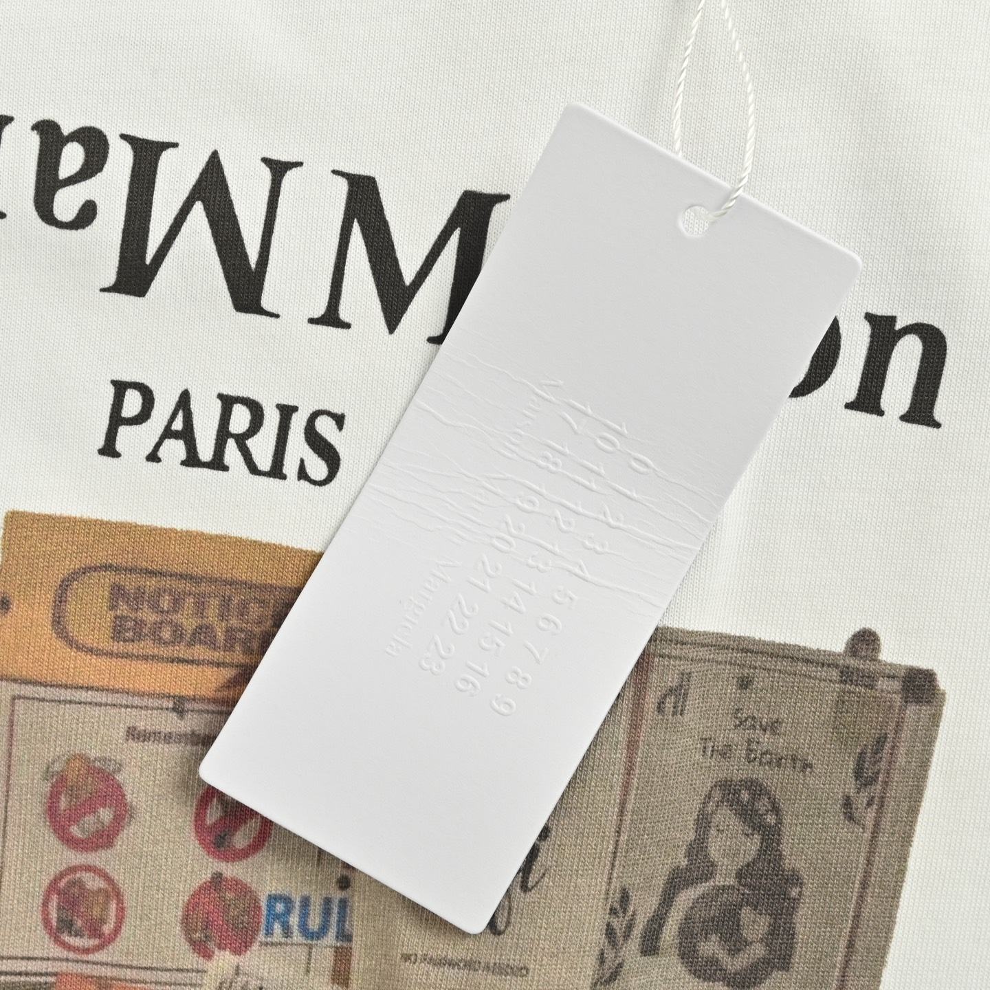 Maison Margiela/马吉拉 SS25 广告标语图案印花圆领短袖-Chinese UA Cheap High Quatity Brand Clothes Bags handbags Sneakers wholesale wholesaler seller from China Factory suppliers Fashion Clothing Shoes best Quality Beautiful Price Maison Margiela/马吉拉 SS25 广告标语图案印花圆领短袖