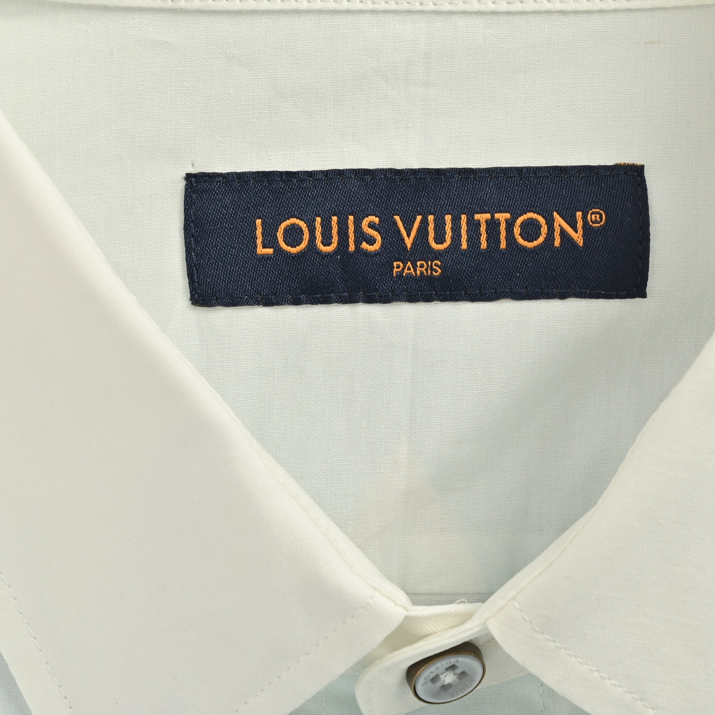 Louis Vuitton/路易威登 24Fw 渐变字母花卉长袖衬衫-Chinese UA Cheap High Quatity Brand Clothes Bags handbags Sneakers wholesale wholesaler seller from China Factory suppliers Fashion Clothing Shoes best Quality Beautiful Price Louis Vuitton/路易威登 24Fw 渐变字母花卉长袖衬衫