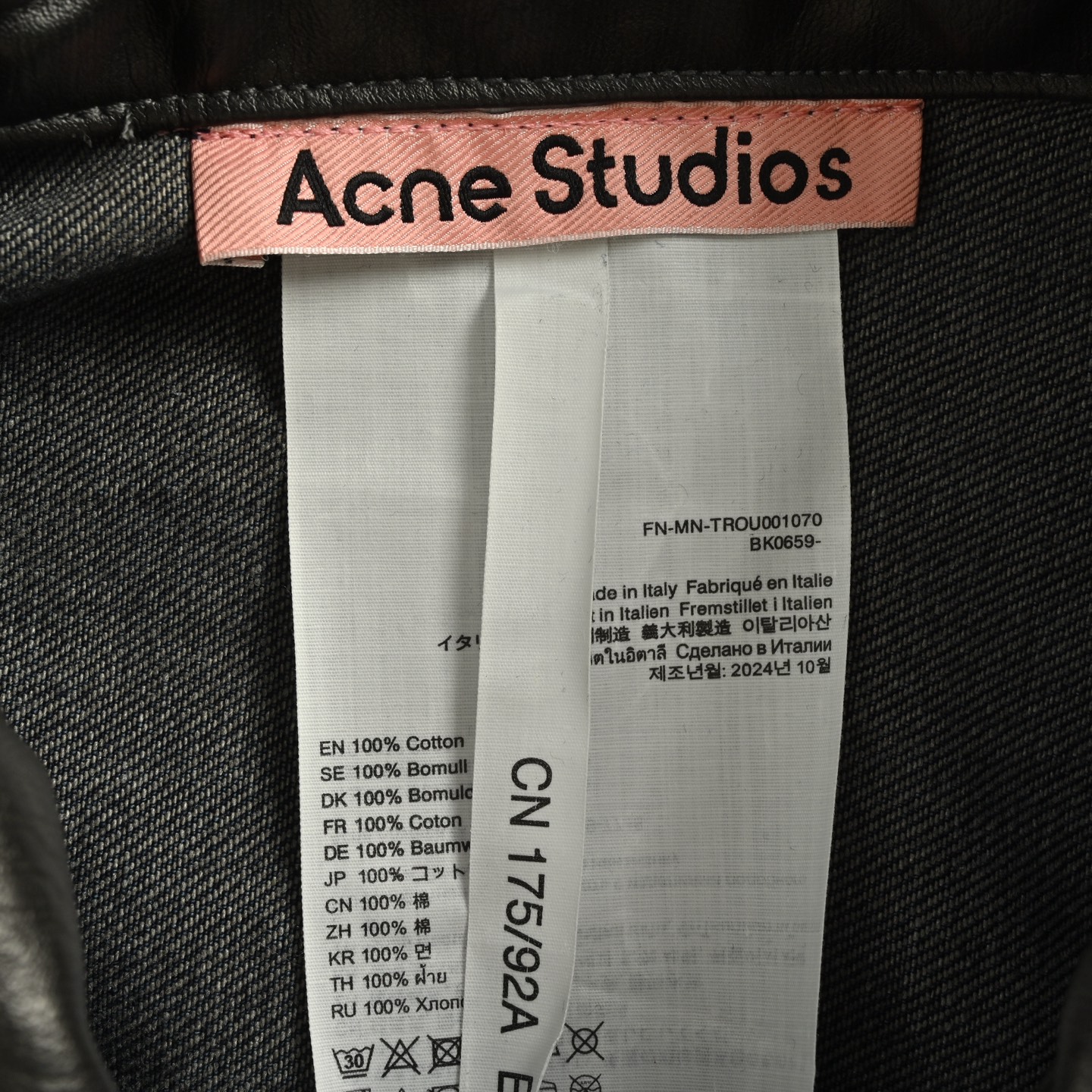 Acne Studios 25Fw 刺绣字母徽标皮领水洗牛仔外套-High Quatity Cheap Brand wholesale wholesaler seller Clothes Bags handbags Sneakers Top Fashion Clothing Shoes from China Factory Chinese suppliers best Quality Beautiful Price Acne Studios 25Fw 刺绣字母徽标皮领水洗牛仔外套