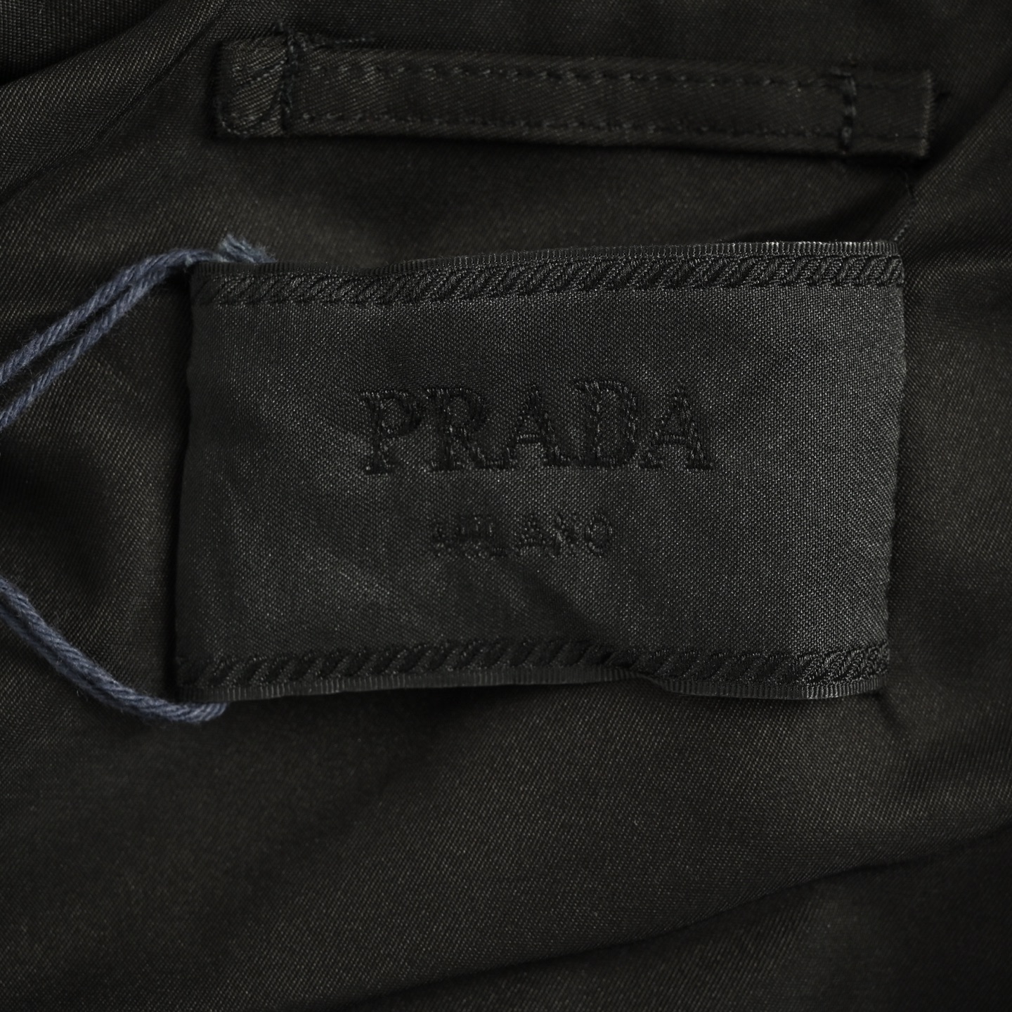 Prada/普拉达 25Fw 口袋三角标风衣夹克外套-High Quatity Cheap Brand wholesale wholesaler seller Clothes Bags handbags Sneakers Top Fashion Clothing Shoes from China Factory Chinese suppliers best Quality Beautiful Price Prada/普拉达 25Fw 口袋三角标风衣夹克外套