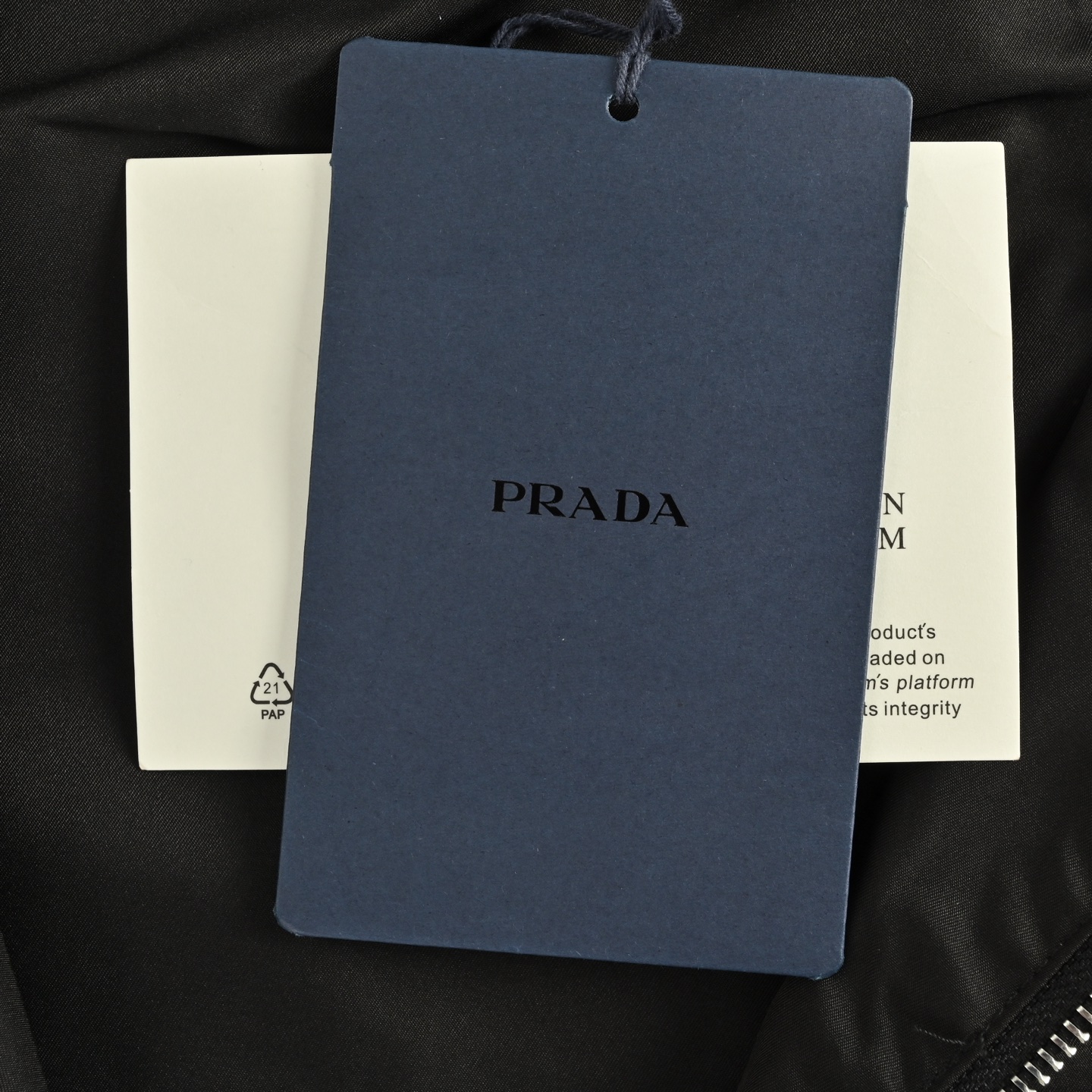 Prada/普拉达 25Fw 口袋三角标风衣夹克外套-High Quatity Cheap Brand wholesale wholesaler seller Clothes Bags handbags Sneakers Top Fashion Clothing Shoes from China Factory Chinese suppliers best Quality Beautiful Price Prada/普拉达 25Fw 口袋三角标风衣夹克外套