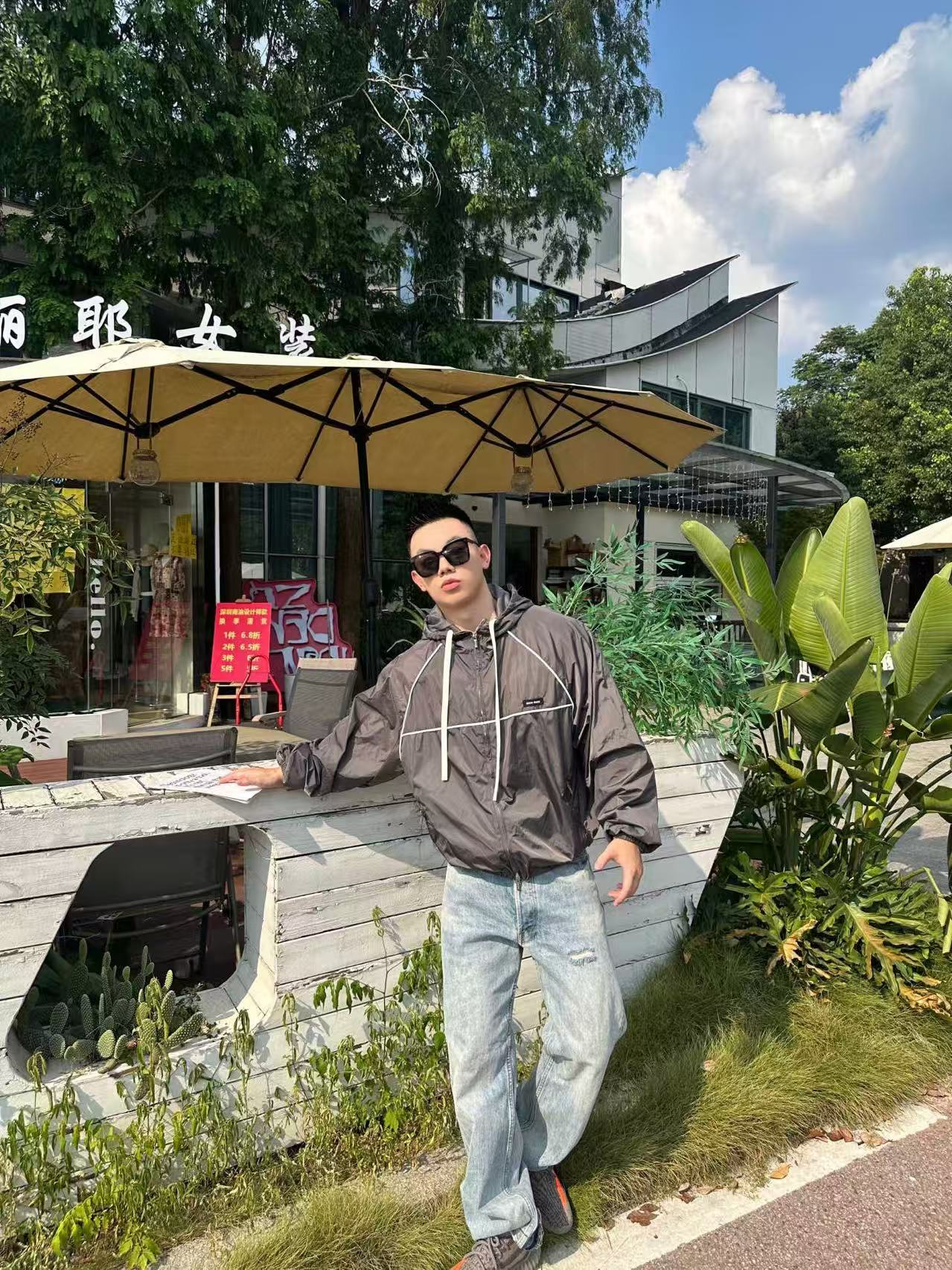 Miu Miu/缪缪 25Fw 小标连帽风衣夹克外套上身效果#