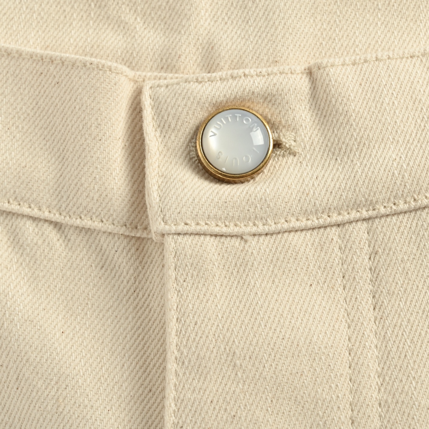 Louis Vuitton/路易威登 25Fw 口袋皮标牛仔裤 2025 LV新款牛仔裤取材日本水洗丹宁布-Chinese UA Cheap High Quatity Brand Clothes Bags handbags Sneakers wholesale wholesaler seller from China Factory suppliers Fashion Clothing Shoes best Quality Beautiful Price Louis Vuitton/路易威登 25Fw 口袋皮标牛仔裤 2025 LV新款牛仔裤取材日本水洗丹宁布