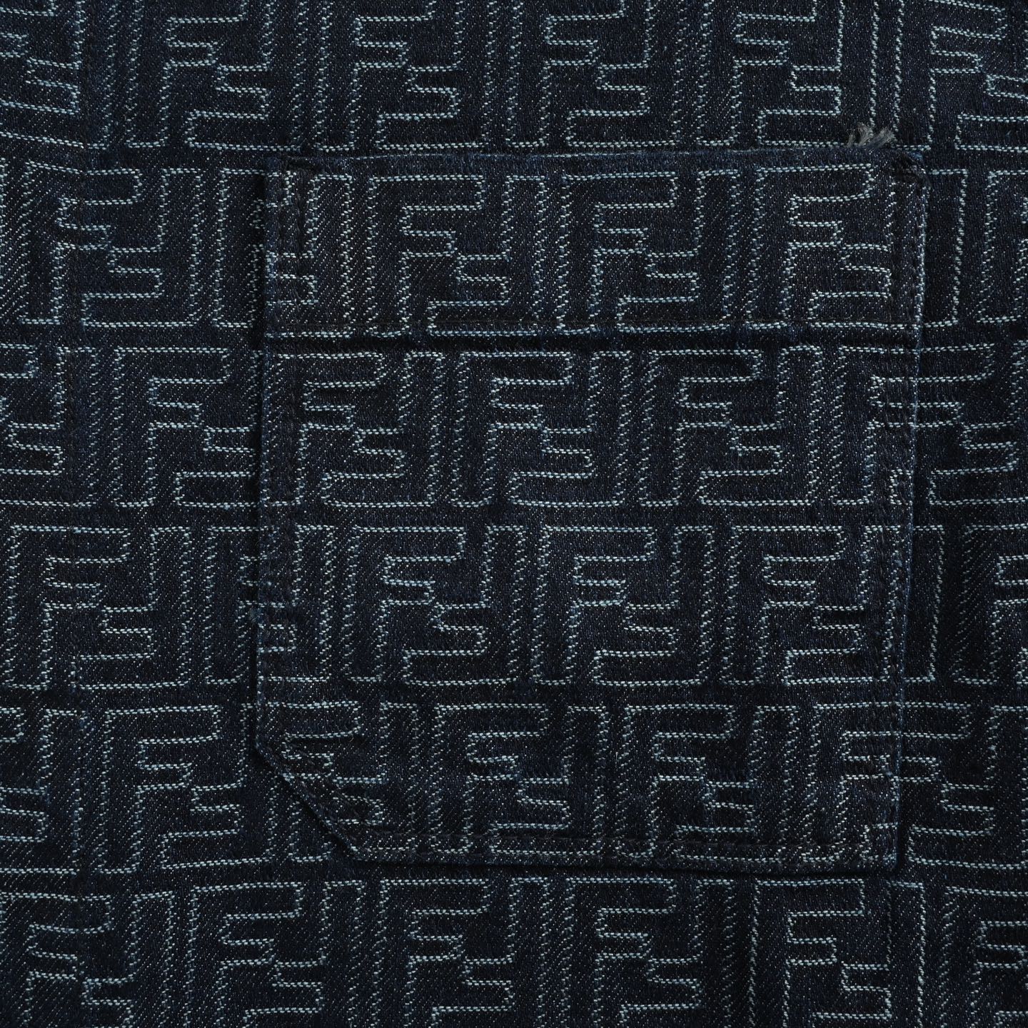 Fendi/芬迪 25Fw 满幅FF提花牛仔外套 定制水洗深蓝色FF提花牛仔面料-Chinese UA Cheap High Quatity Brand Clothes Bags handbags Sneakers wholesale wholesaler seller from China Factory suppliers Fashion Clothing Shoes best Quality Beautiful Price Fendi/芬迪 25Fw 满幅FF提花牛仔外套 定制水洗深蓝色FF提花牛仔面料