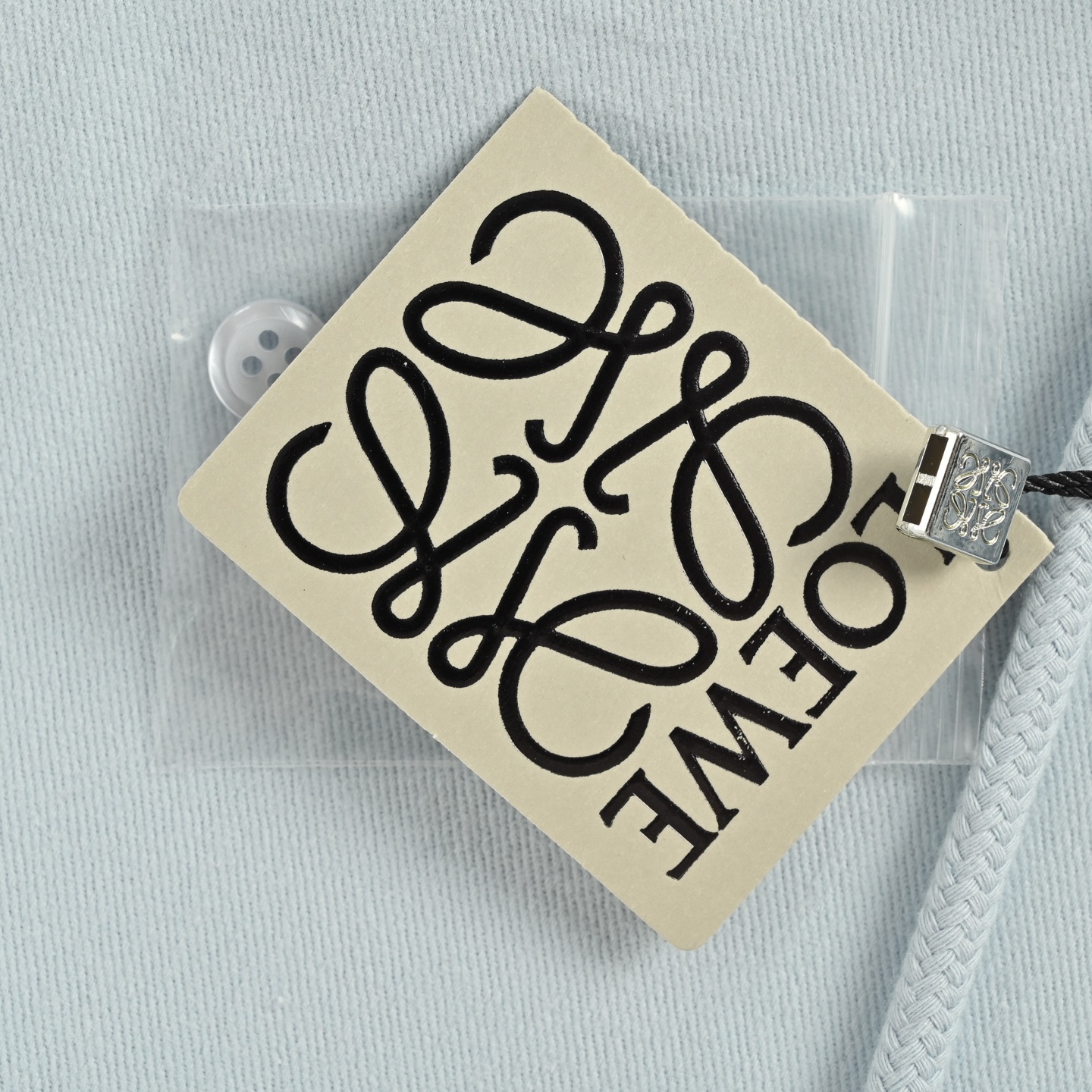 Loewe/罗意威 棉质可拆幅连帽长袖衬衫外套 选-莆田鞋,莆田鞋货源,高仿鞋,高仿鞋货源,安福档口,莆田高仿鞋,莆田鞋批发,高仿鞋批发,莆田高仿运动鞋,高仿运动鞋,莆田运动鞋 Loewe/罗意威 棉质可拆幅连帽长袖衬衫外套 选