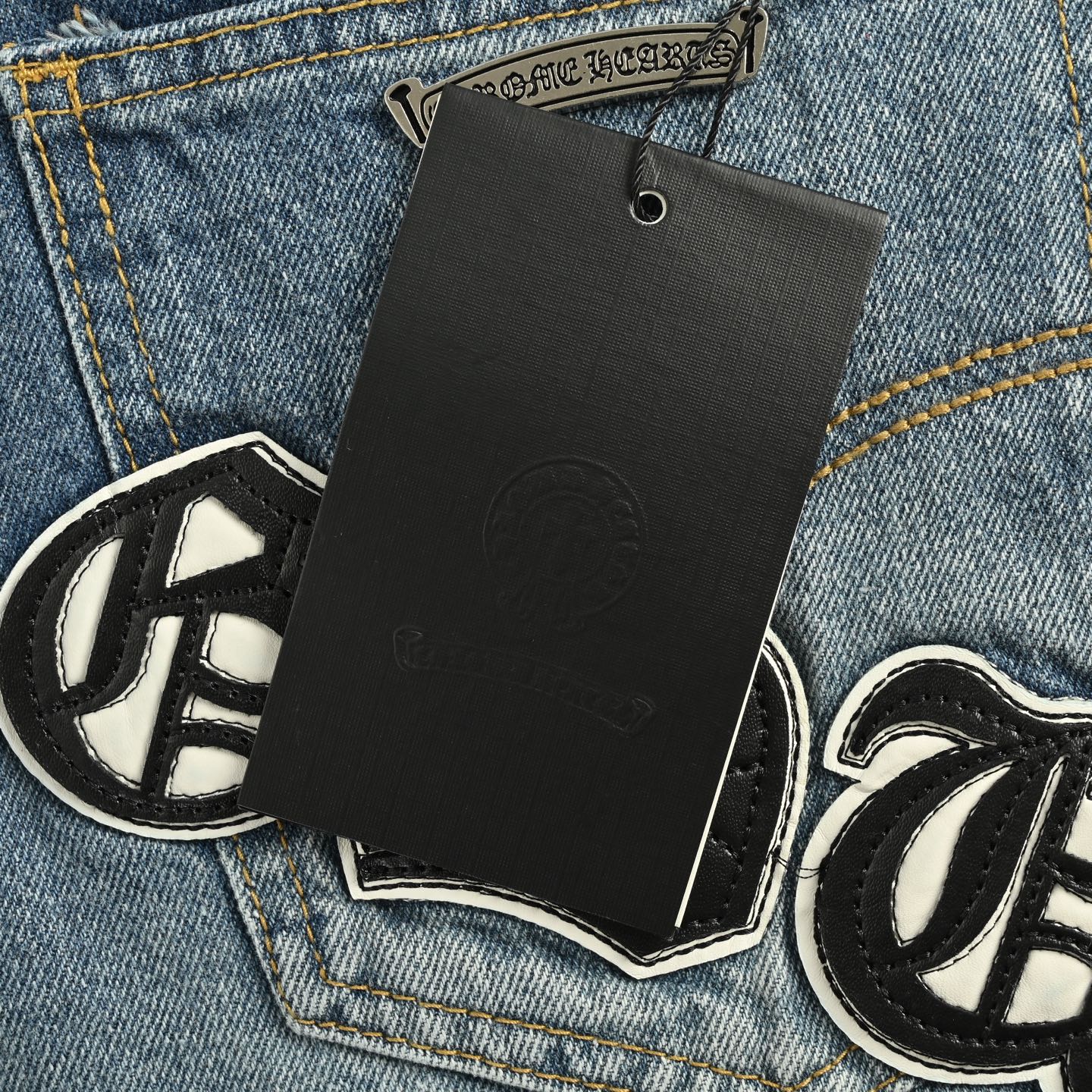 Chrome Hearts/克罗心 后背梵文十字贴皮牛仔裤