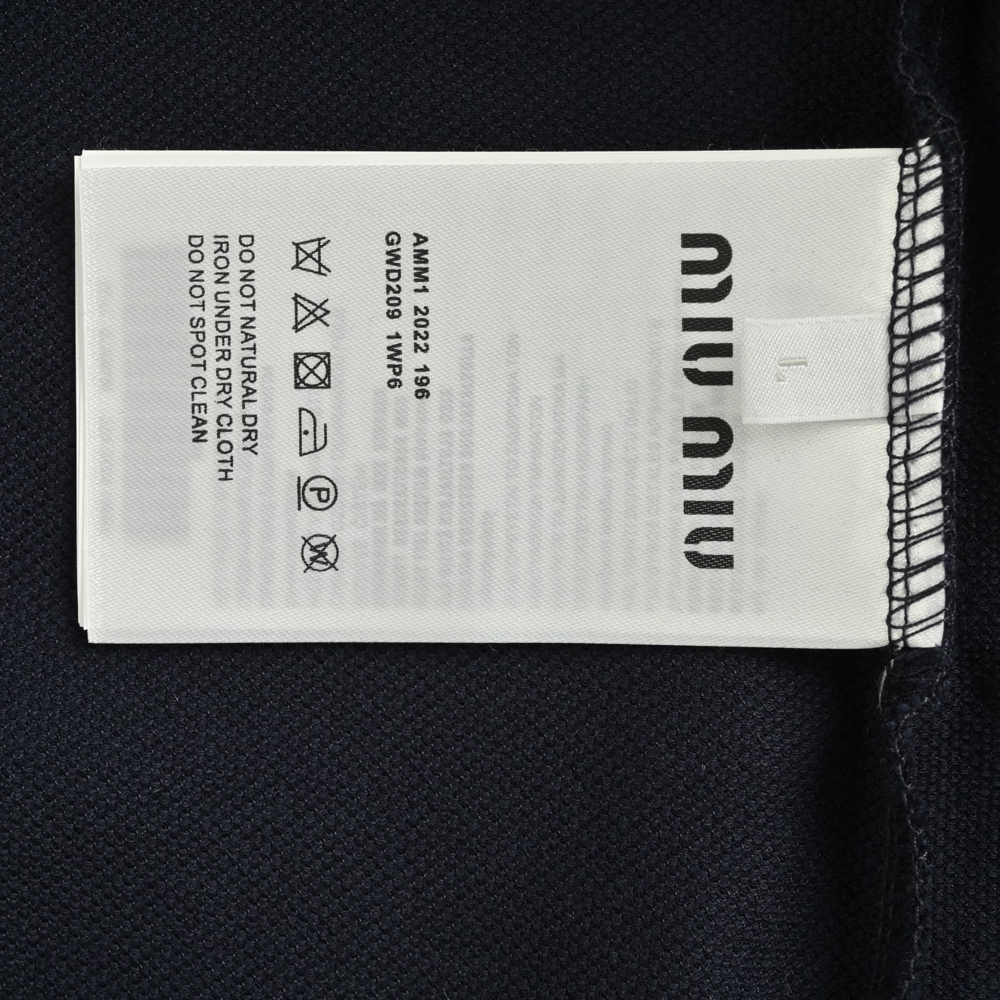 Miu Miu/缪缪 25Fw 小标字母刺绣翻领Polo长袖藏青-Chinese UA Cheap High Quatity Brand Clothes Bags handbags Sneakers wholesale wholesaler seller from China Factory suppliers Fashion Clothing Shoes best Quality Beautiful Price Miu Miu/缪缪 25Fw 小标字母刺绣翻领Polo长袖藏青