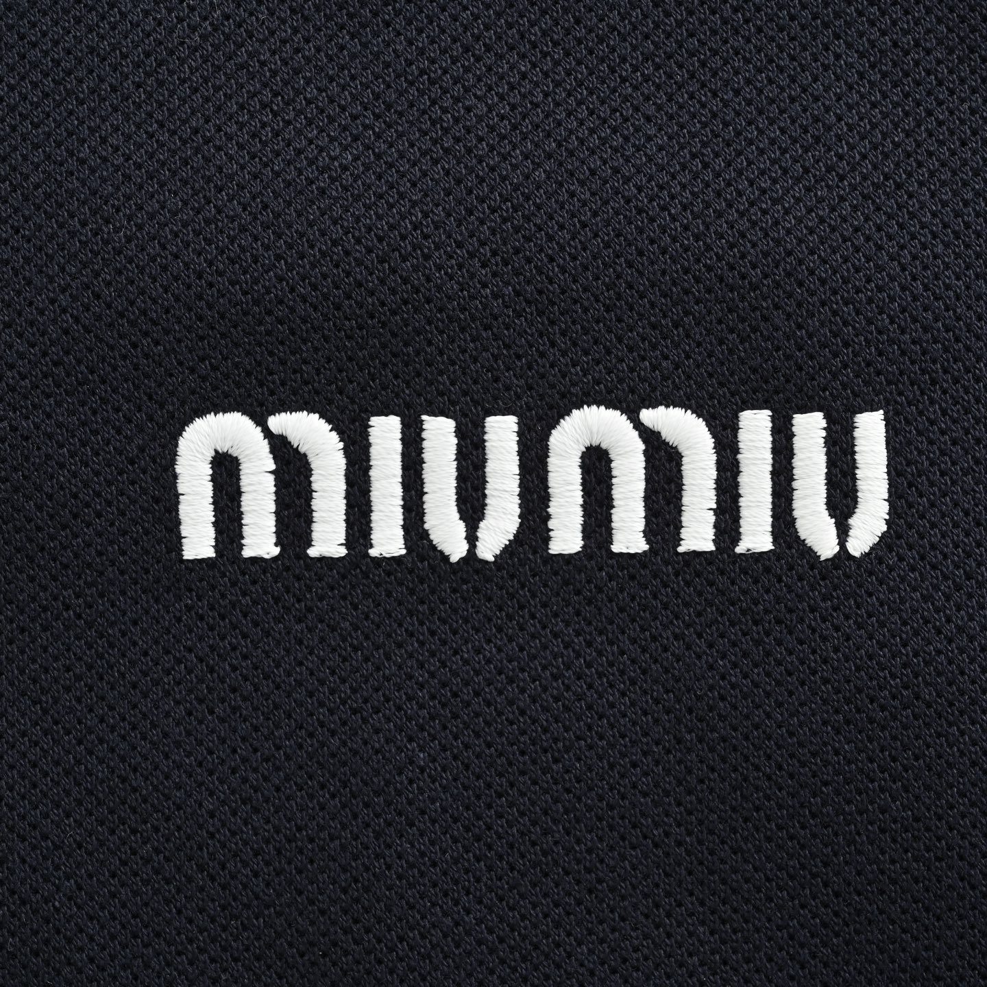 Miu Miu/缪缪 25Fw 小标字母刺绣翻领Polo长袖藏青-Chinese UA Cheap High Quatity Brand Clothes Bags handbags Sneakers wholesale wholesaler seller from China Factory suppliers Fashion Clothing Shoes best Quality Beautiful Price Miu Miu/缪缪 25Fw 小标字母刺绣翻领Polo长袖藏青