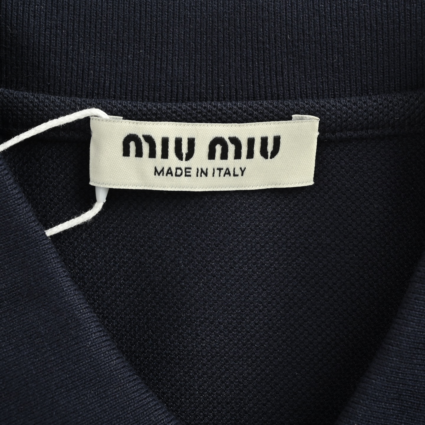 Miu Miu/缪缪 25Fw 小标字母刺绣翻领Polo长袖藏青-Chinese UA Cheap High Quatity Brand Clothes Bags handbags Sneakers wholesale wholesaler seller from China Factory suppliers Fashion Clothing Shoes best Quality Beautiful Price Miu Miu/缪缪 25Fw 小标字母刺绣翻领Polo长袖藏青
