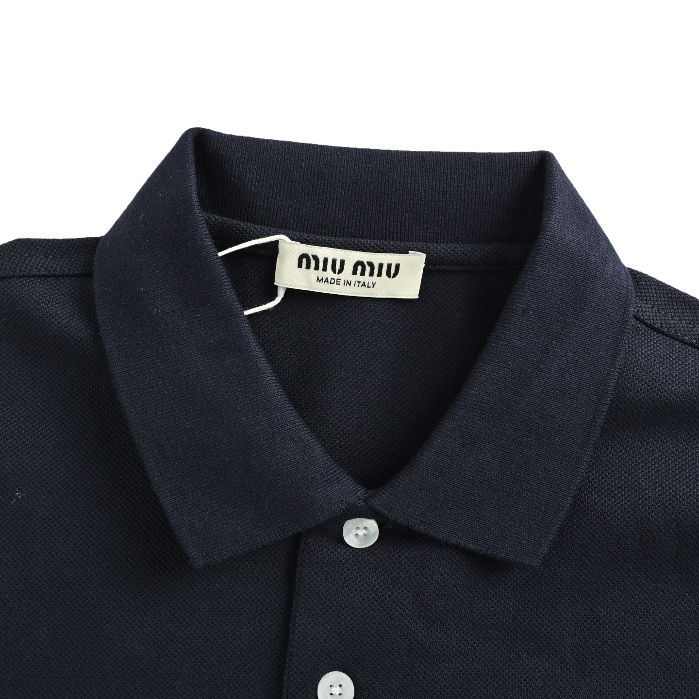 Miu Miu/缪缪 25Fw 小标字母刺绣翻领Polo长袖藏青-Chinese UA Cheap High Quatity Brand Clothes Bags handbags Sneakers wholesale wholesaler seller from China Factory suppliers Fashion Clothing Shoes best Quality Beautiful Price Miu Miu/缪缪 25Fw 小标字母刺绣翻领Polo长袖藏青