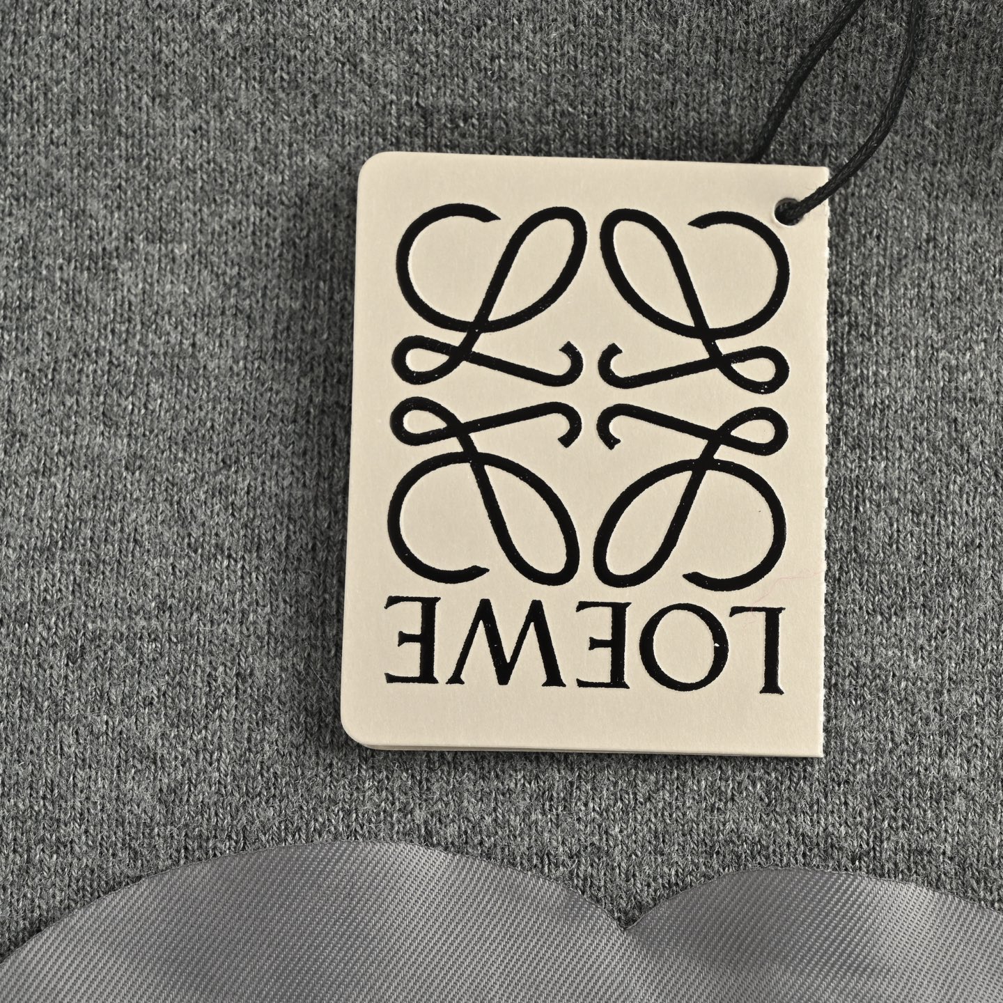 Loewe/罗意威 Anagram 后背浮雕拉链连帽针织外套