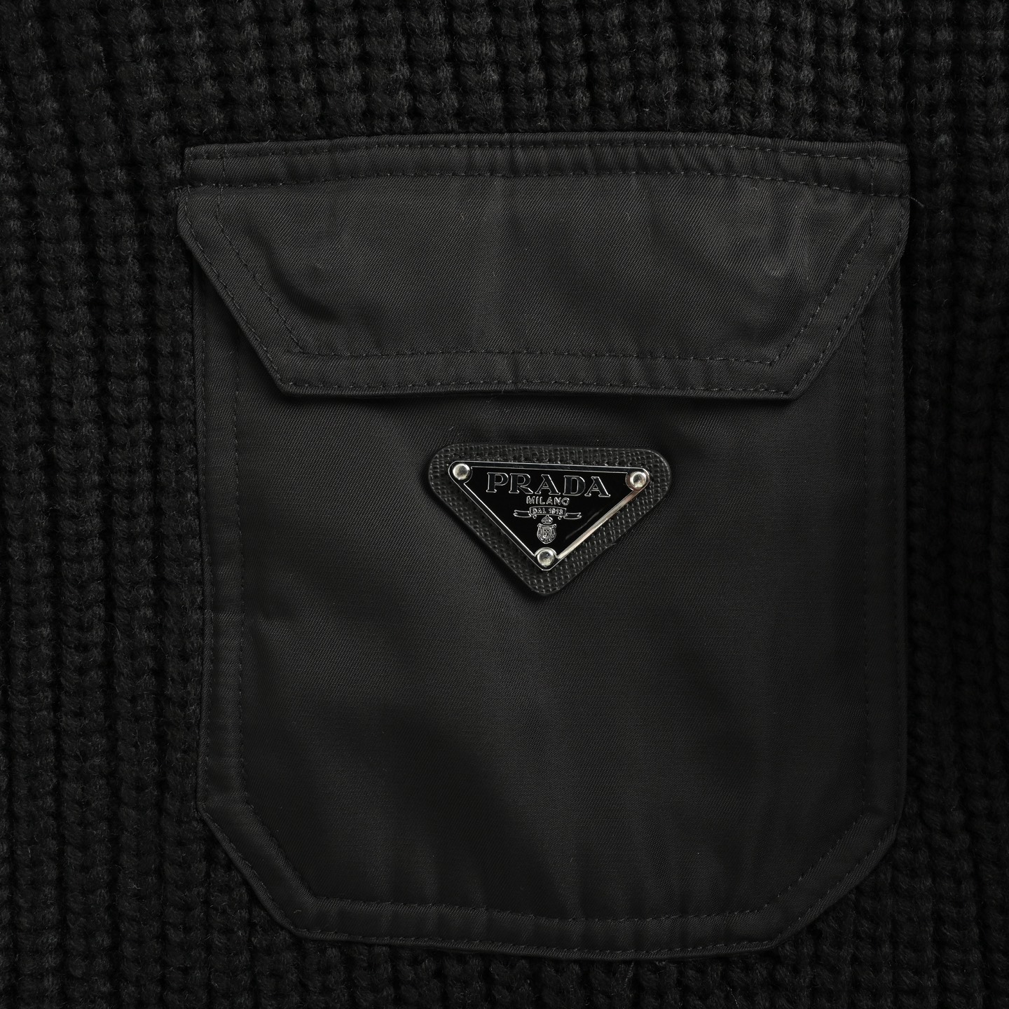 Prada/普拉达 三角标拼布针织毛衣外套