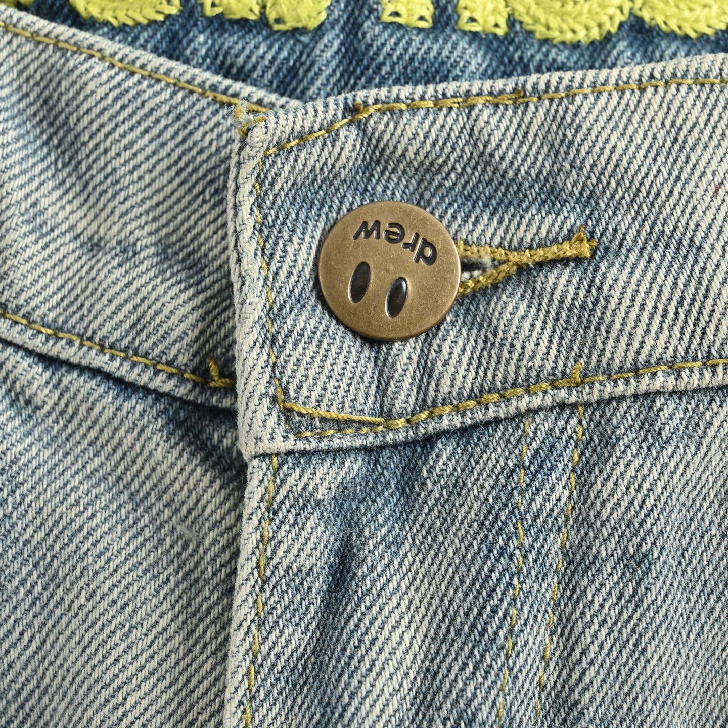 Drew House 笑脸破洞牛仔裤蓝-Chinese UA Cheap High Quatity Brand Clothes Bags handbags Sneakers wholesale wholesaler seller from China Factory suppliers Fashion Clothing Shoes best Quality Beautiful Price Drew House 笑脸破洞牛仔裤蓝