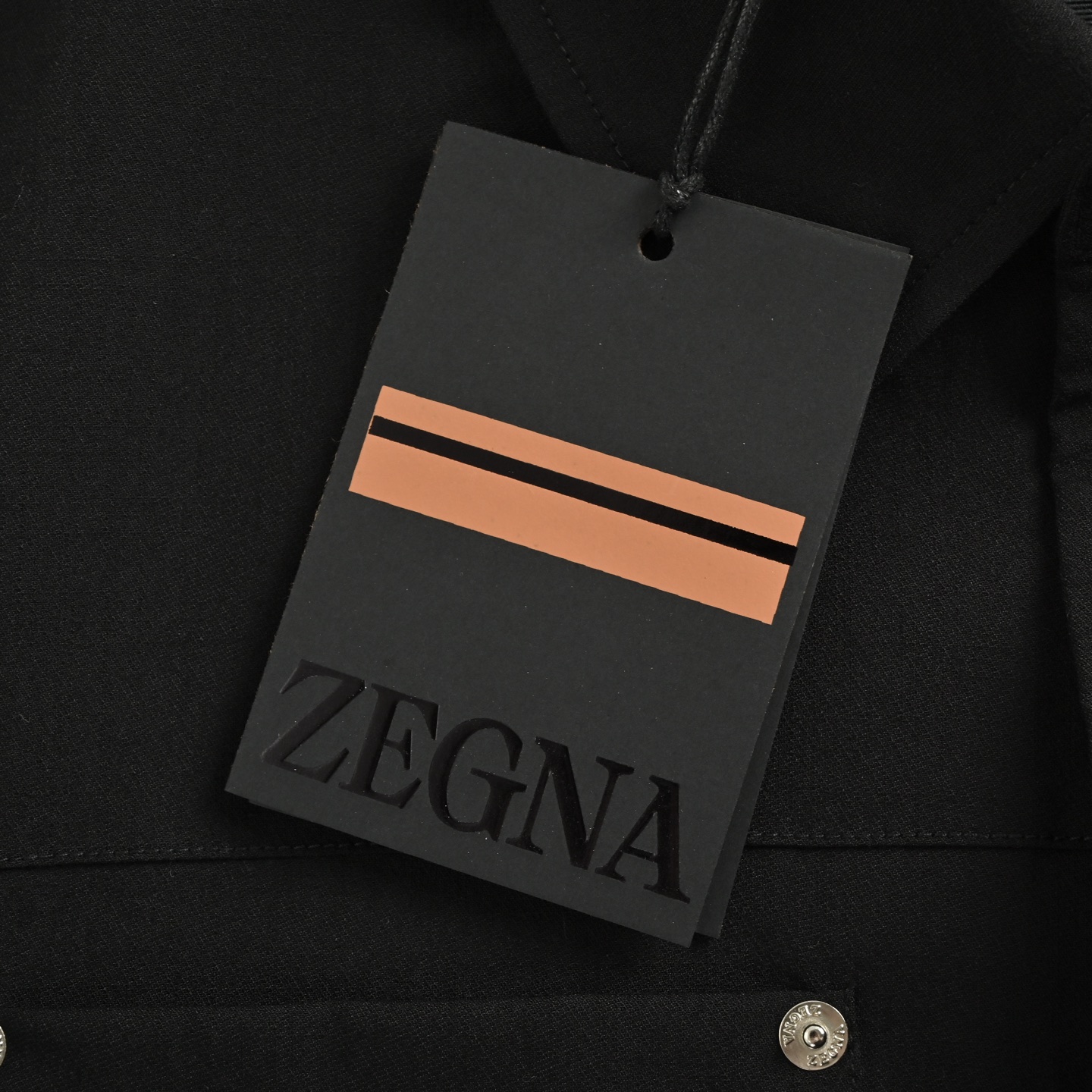 Zegna/杰尼亚 纽扣衬衫翻领外套黑色 米白-Chinese UA Cheap High Quatity Brand Clothes Bags handbags Sneakers wholesale wholesaler seller from China Factory suppliers Fashion Clothing Shoes best Quality Beautiful Price Zegna/杰尼亚 纽扣衬衫翻领外套黑色 米白