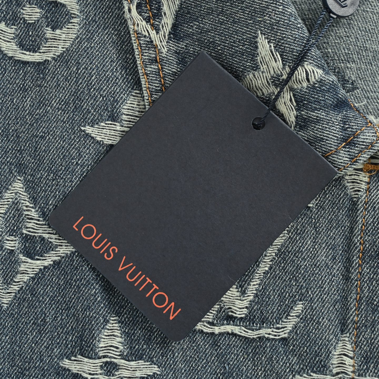 Louis Vuitton/路易威登 25Fw 满印老花提花牛仔外套-莆田鞋,莆田鞋货源,高仿鞋,高仿鞋货源,安福档口,莆田高仿鞋,莆田鞋批发,高仿鞋批发,莆田高仿运动鞋,高仿运动鞋,莆田运动鞋 Louis Vuitton/路易威登 25Fw 满印老花提花牛仔外套