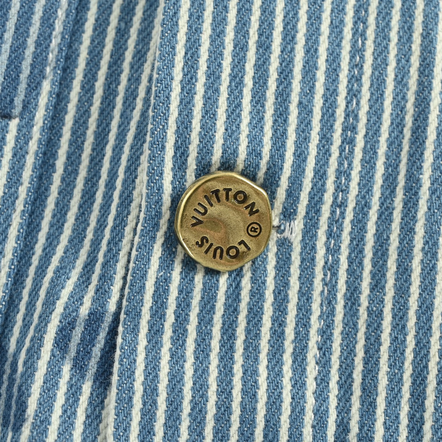 Louis Vuitton/路易威登 水墨老花牛仔外套-莆田鞋,莆田鞋货源,高仿鞋,高仿鞋货源,安福档口,莆田高仿鞋,莆田鞋批发,高仿鞋批发,莆田高仿运动鞋,高仿运动鞋,莆田运动鞋 Louis Vuitton/路易威登 水墨老花牛仔外套