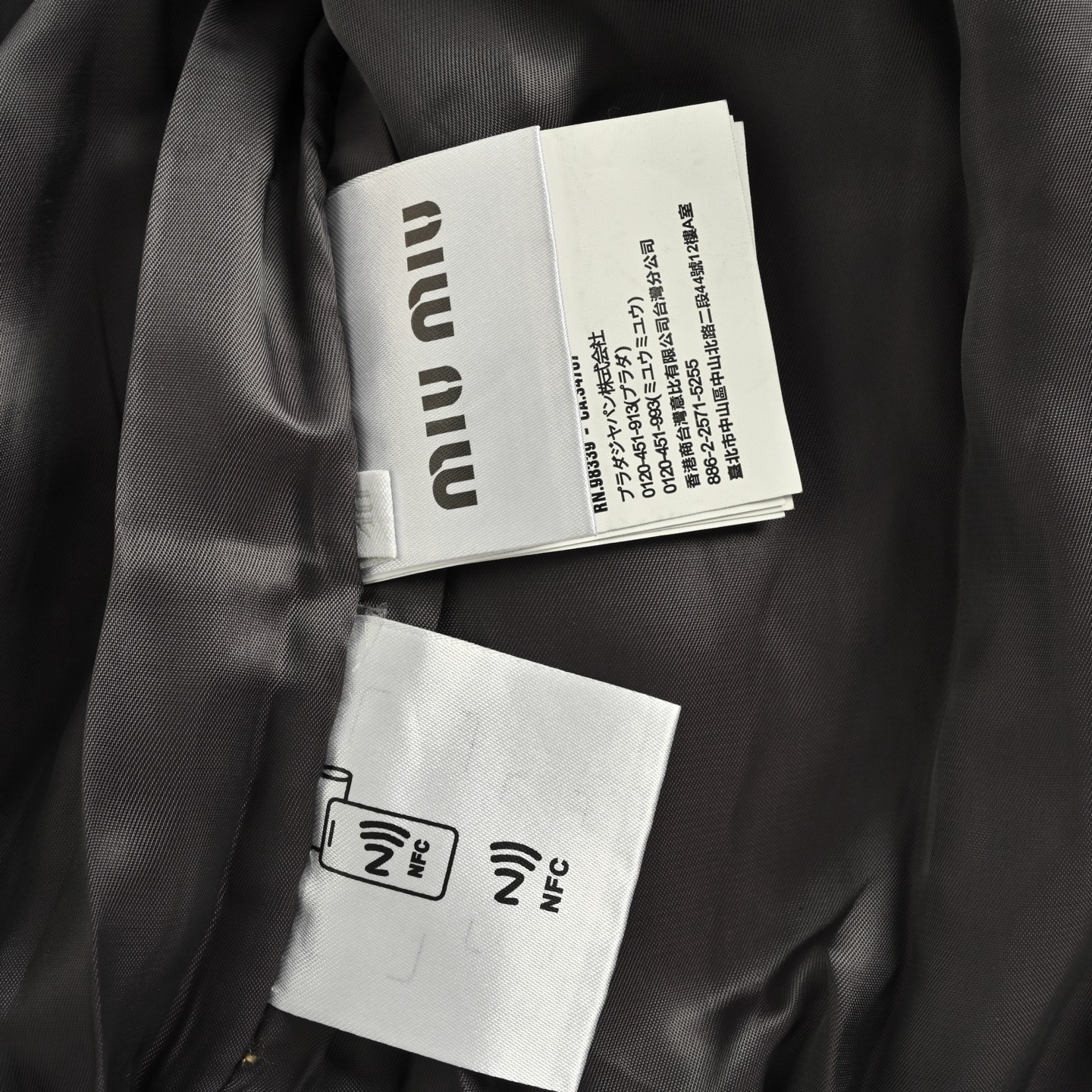 Miu Miu/缪缪 25Fw Miu小标灯芯绒领做旧棉服外套-Chinese UA Cheap High Quatity Brand Clothes Bags handbags Sneakers wholesale wholesaler seller from China Factory suppliers Fashion Clothing Shoes best Quality Beautiful Price Miu Miu/缪缪 25Fw Miu小标灯芯绒领做旧棉服外套