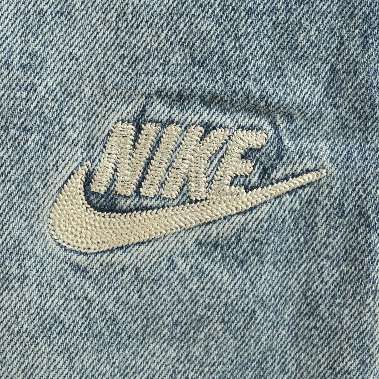 Nike & Levi’s 联名款刺绣logo牛仔裤 Levi’s x Nike 最新联名款 长裤-Chinese UA Cheap High Quatity Brand Clothes Bags handbags Sneakers wholesale wholesaler seller from China Factory suppliers Fashion Clothing Shoes best Quality Beautiful Price Nike & Levi’s 联名款刺绣logo牛仔裤 Levi’s x Nike 最新联名款 长裤