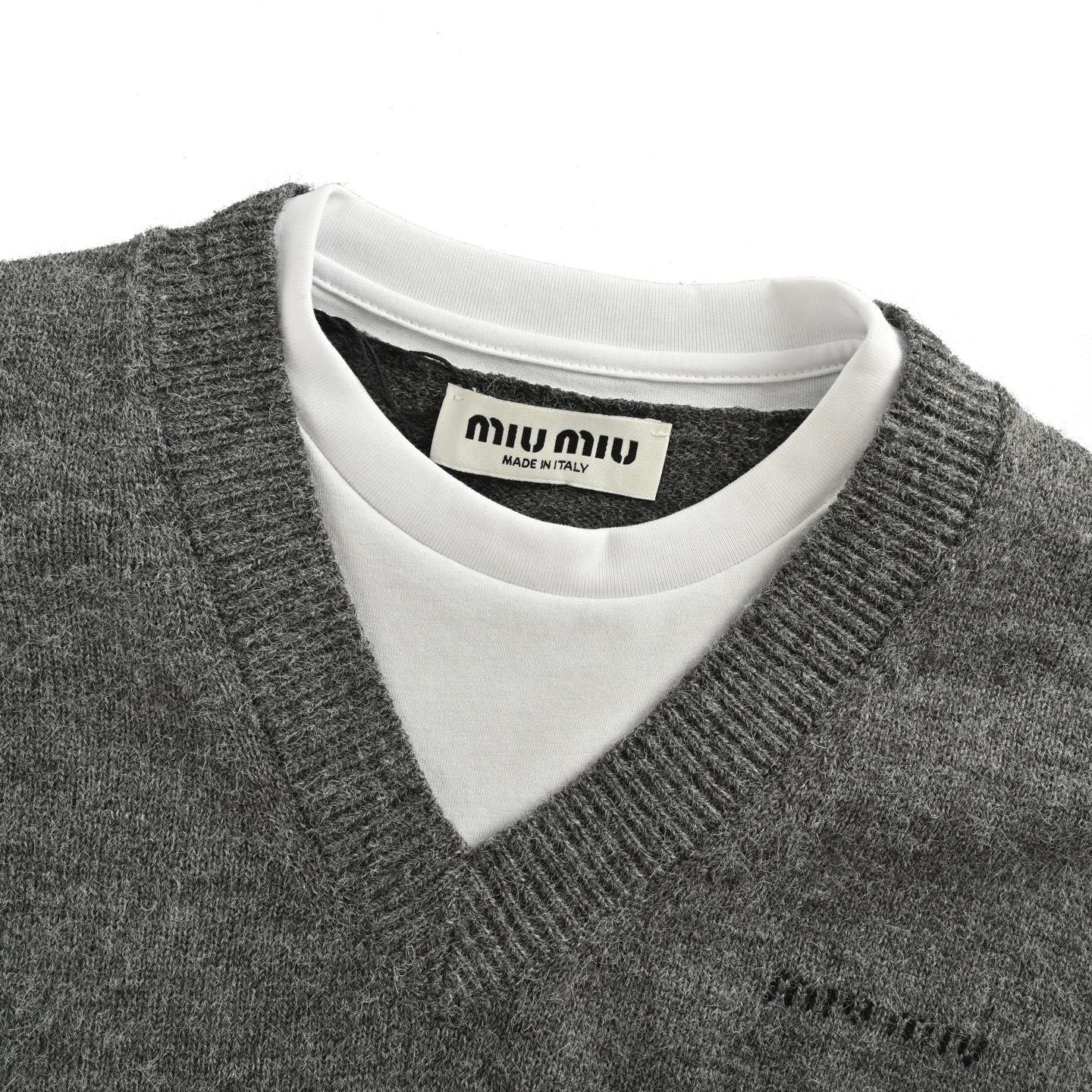 Miu Miu/缪缪 25Fw Miu小标假两件毛衣-Chinese UA Cheap High Quatity Brand Clothes Bags handbags Sneakers wholesale wholesaler seller from China Factory suppliers Fashion Clothing Shoes best Quality Beautiful Price Miu Miu/缪缪 25Fw Miu小标假两件毛衣