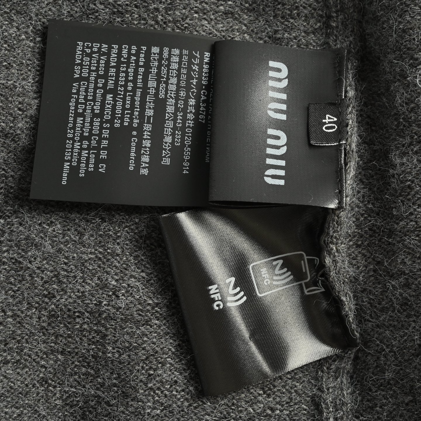 Miu Miu/缪缪 25Fw Miu小标假两件毛衣-Chinese UA Cheap High Quatity Brand Clothes Bags handbags Sneakers wholesale wholesaler seller from China Factory suppliers Fashion Clothing Shoes best Quality Beautiful Price Miu Miu/缪缪 25Fw Miu小标假两件毛衣