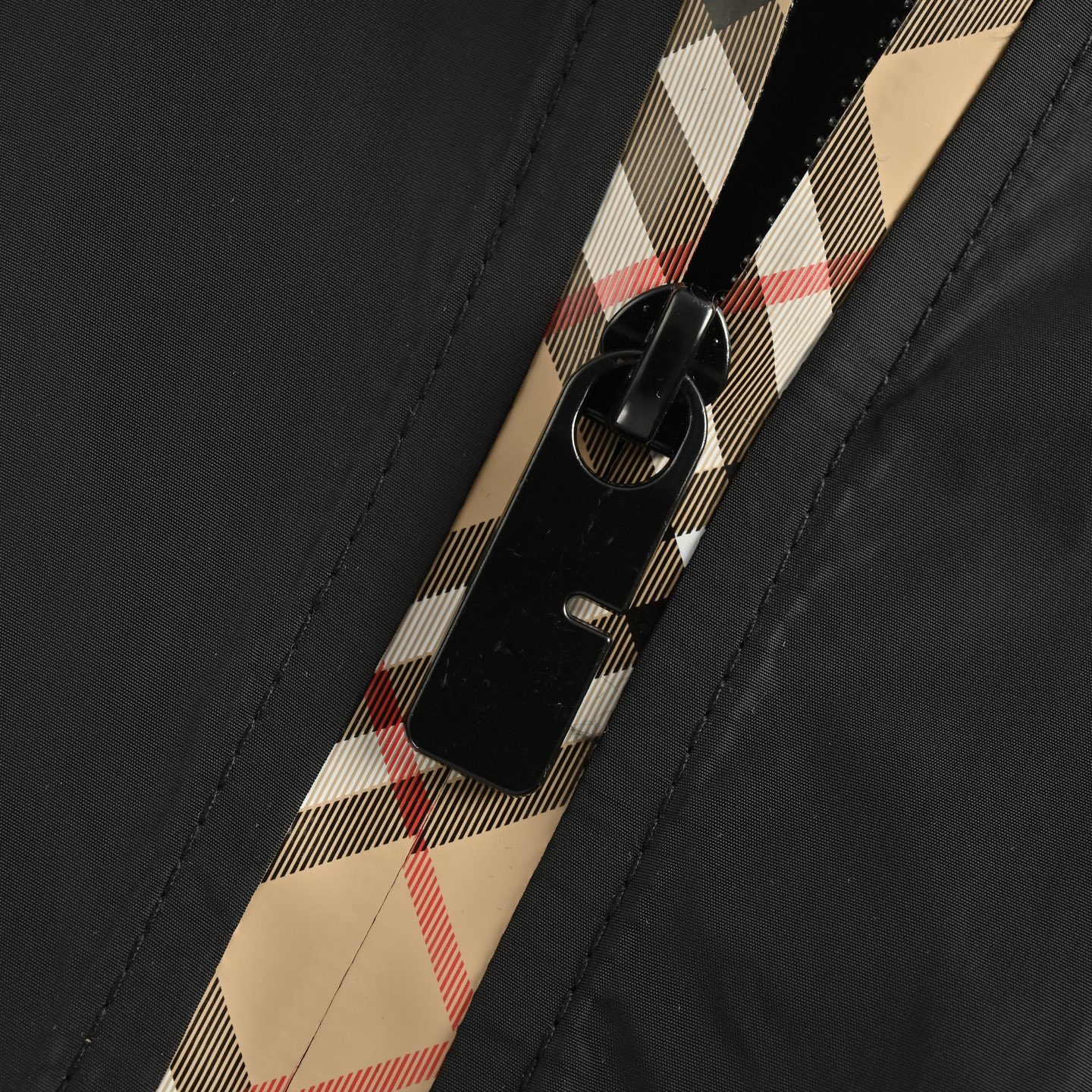 Burberry/巴宝莉 25Fw格纹门襟尼龙连帽夹克外套