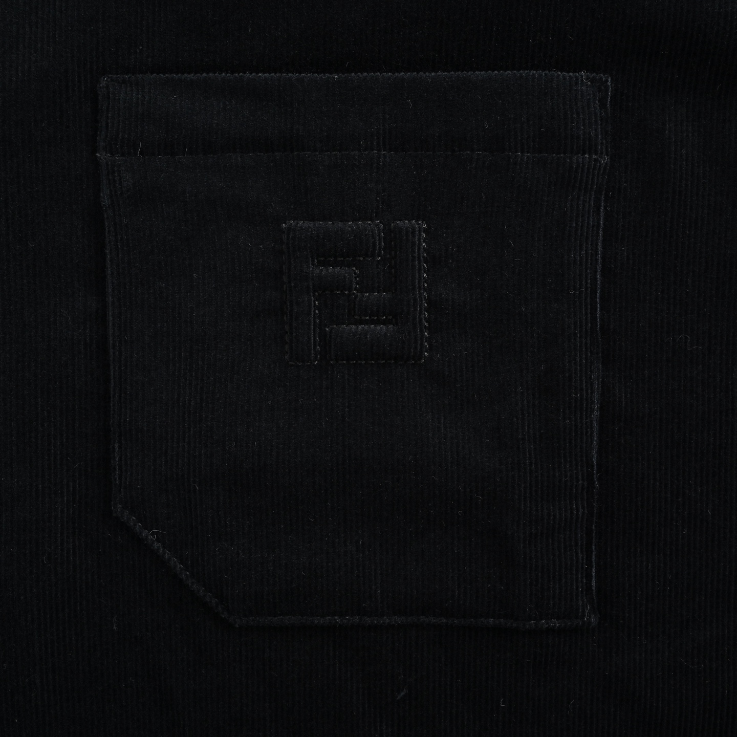 Fendi/芬迪 25Fw 蓝色灯芯绒衬衫外套 选用蓝色灯芯绒面料