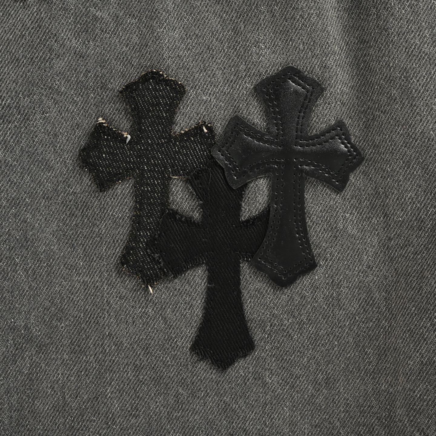 Chrome Hearts/克罗心 牛王城市限定十字金属贴皮牛仔裤 Come hearts X SexRecords-Chinese UA Cheap High Quatity Brand Clothes Bags handbags Sneakers wholesale wholesaler seller from China Factory suppliers Fashion Clothing Shoes best Quality Beautiful Price Chrome Hearts/克罗心 牛王城市限定十字金属贴皮牛仔裤 Come hearts X SexRecords