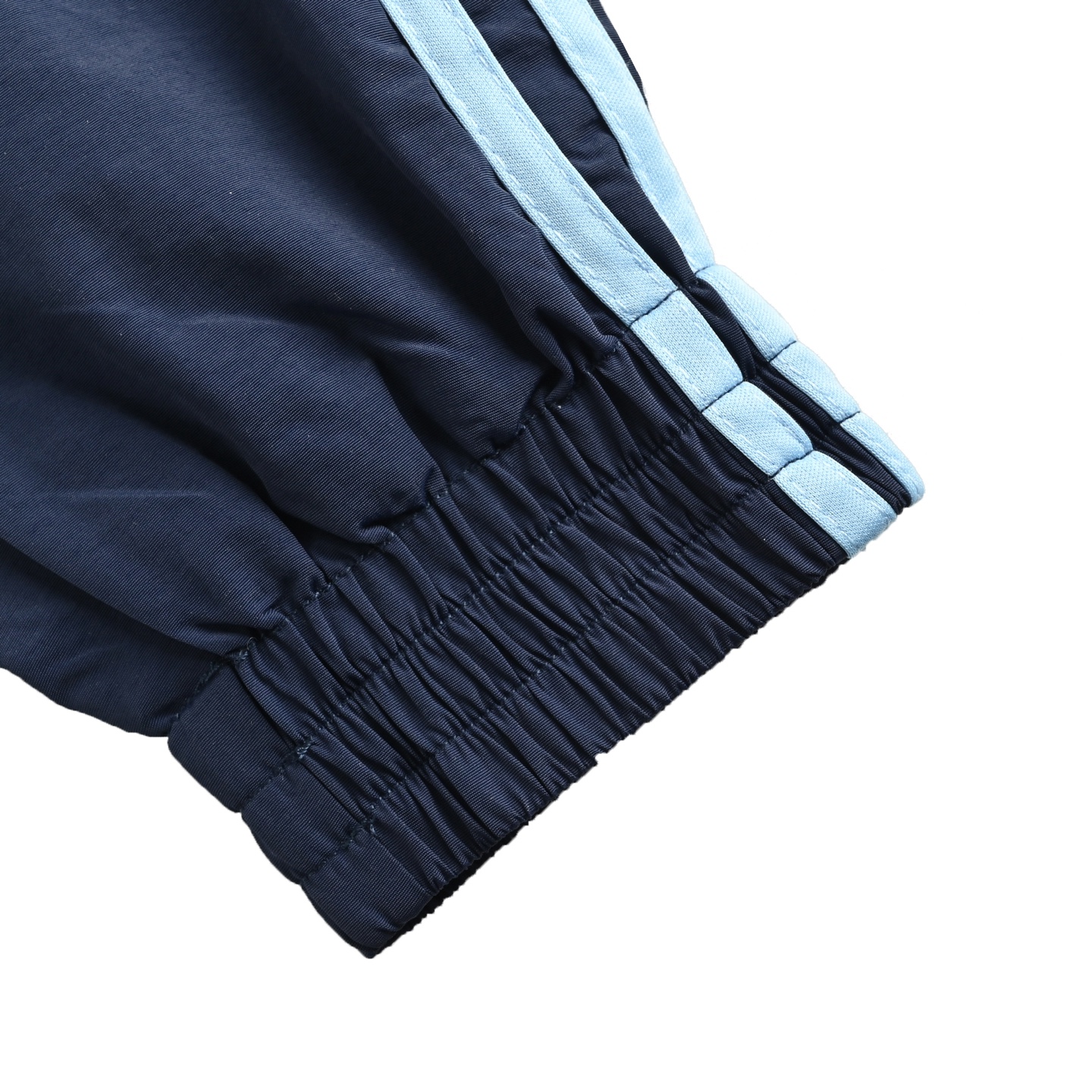 Adidas/阿迪达斯 Original adicolor 三条杠拼色夹克外套 Adidas Original adicolor 三条杠拼色-Chinese UA Cheap High Quatity Brand Clothes Bags handbags Sneakers wholesale wholesaler seller from China Factory suppliers Fashion Clothing Shoes best Quality Beautiful Price Adidas/阿迪达斯 Original adicolor 三条杠拼色夹克外套 Adidas Original adicolor 三条杠拼色