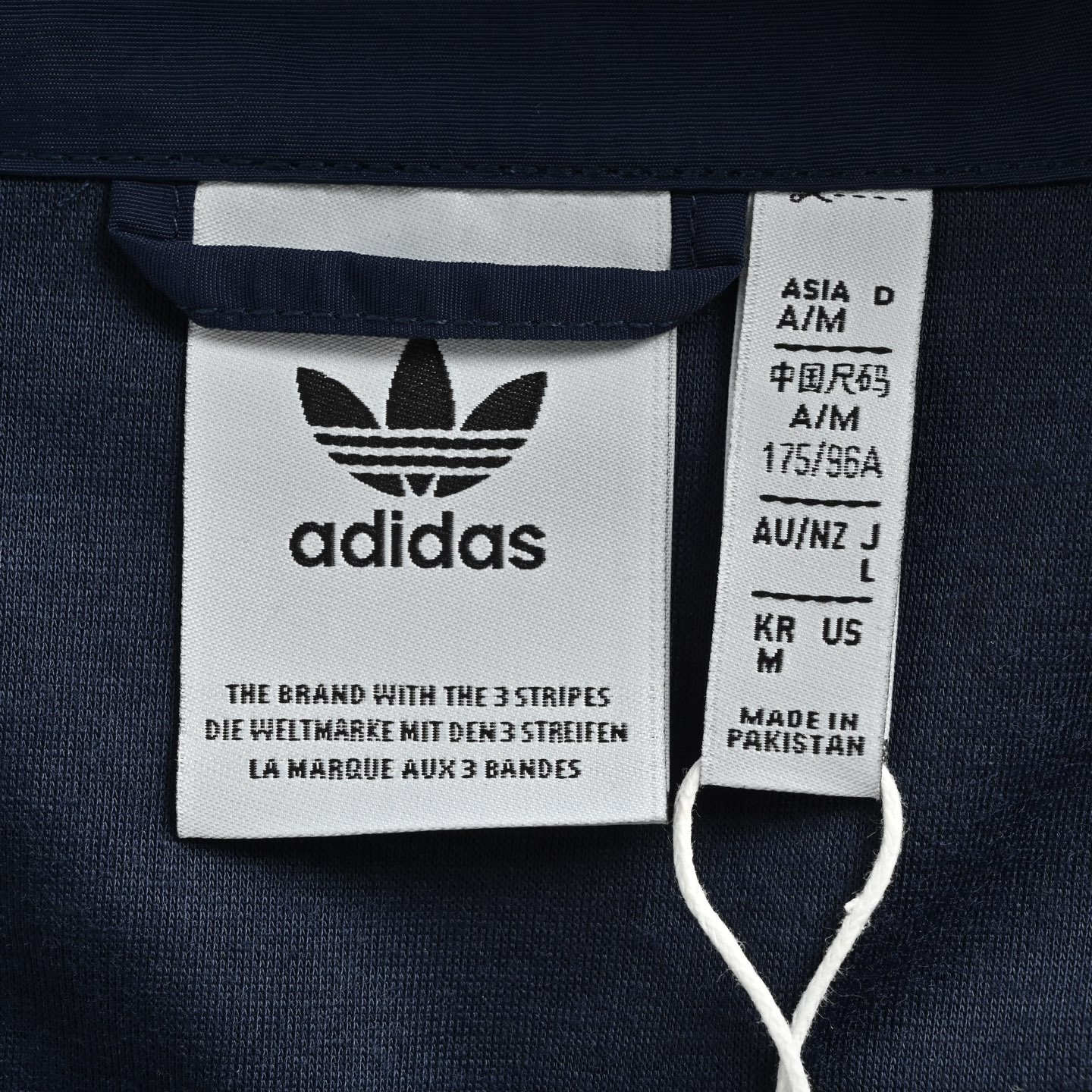 Adidas/阿迪达斯 Original adicolor 三条杠拼色夹克外套 Adidas Original adicolor 三条杠拼色-Chinese UA Cheap High Quatity Brand Clothes Bags handbags Sneakers wholesale wholesaler seller from China Factory suppliers Fashion Clothing Shoes best Quality Beautiful Price Adidas/阿迪达斯 Original adicolor 三条杠拼色夹克外套 Adidas Original adicolor 三条杠拼色