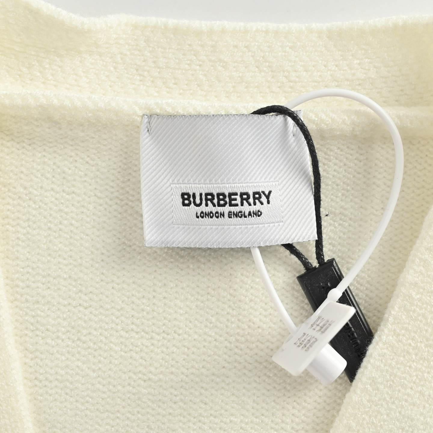Burberry/巴宝莉 25Fw 前后战马提花开衫毛衣白色
