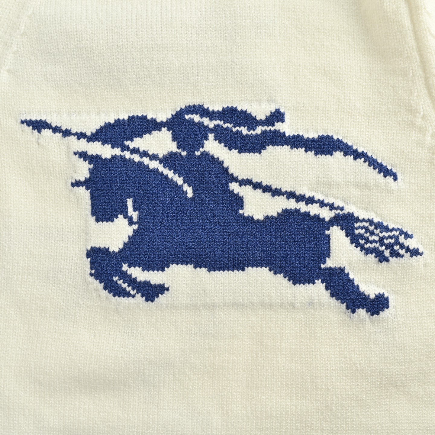 Burberry/巴宝莉 25Fw 前后战马提花开衫毛衣白色