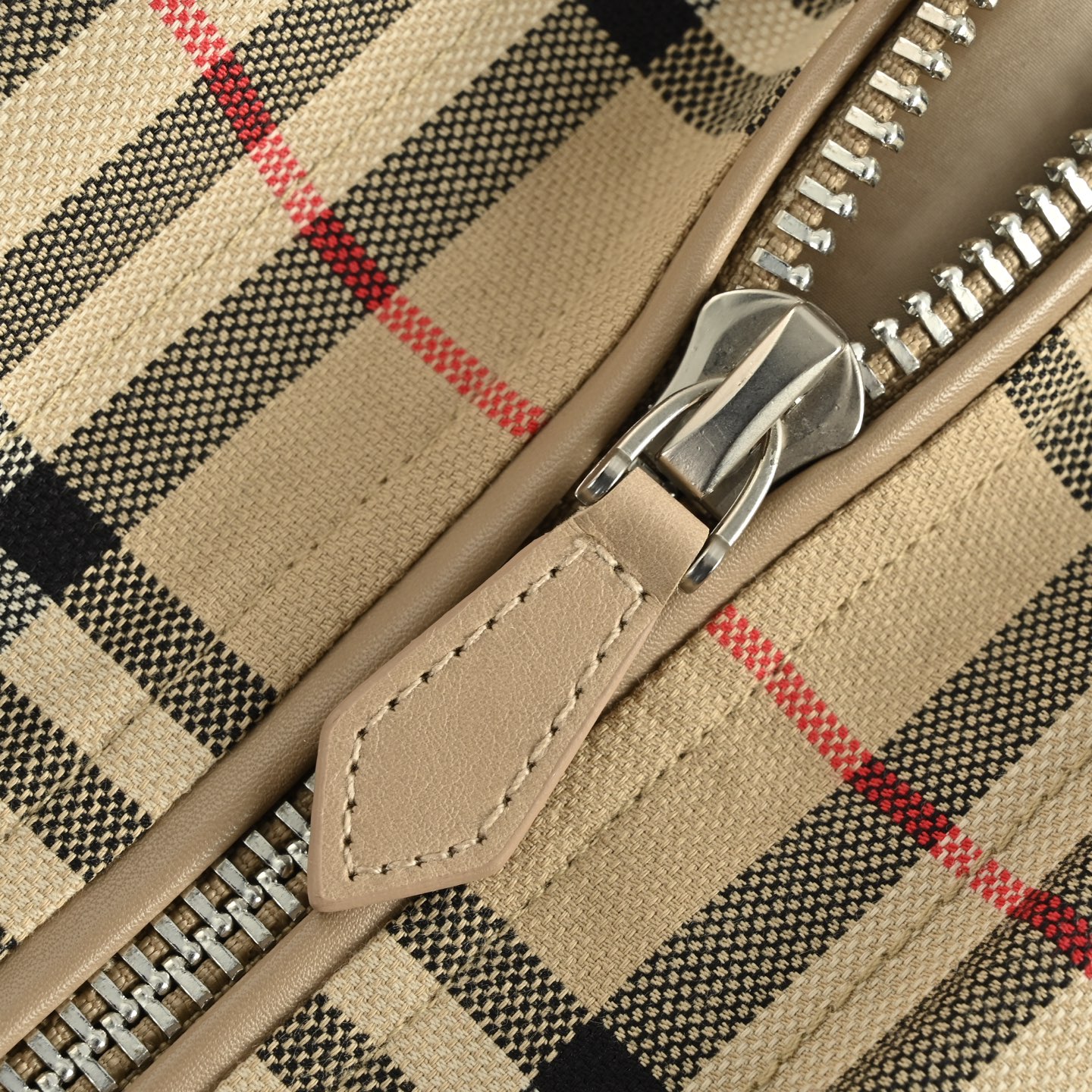 Burberry/巴宝莉 格纹拉链翻领外套