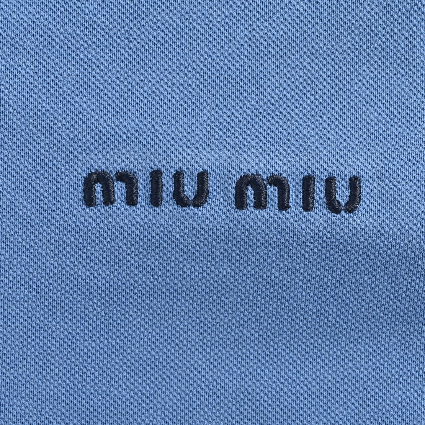 MiuMiu/缪缪 蓝色小标棉质珠地长袖衬衫-Chinese UA Cheap High Quatity Brand Clothes Bags handbags Sneakers wholesale wholesaler seller from China Factory suppliers Fashion Clothing Shoes best Quality Beautiful Price MiuMiu/缪缪 蓝色小标棉质珠地长袖衬衫