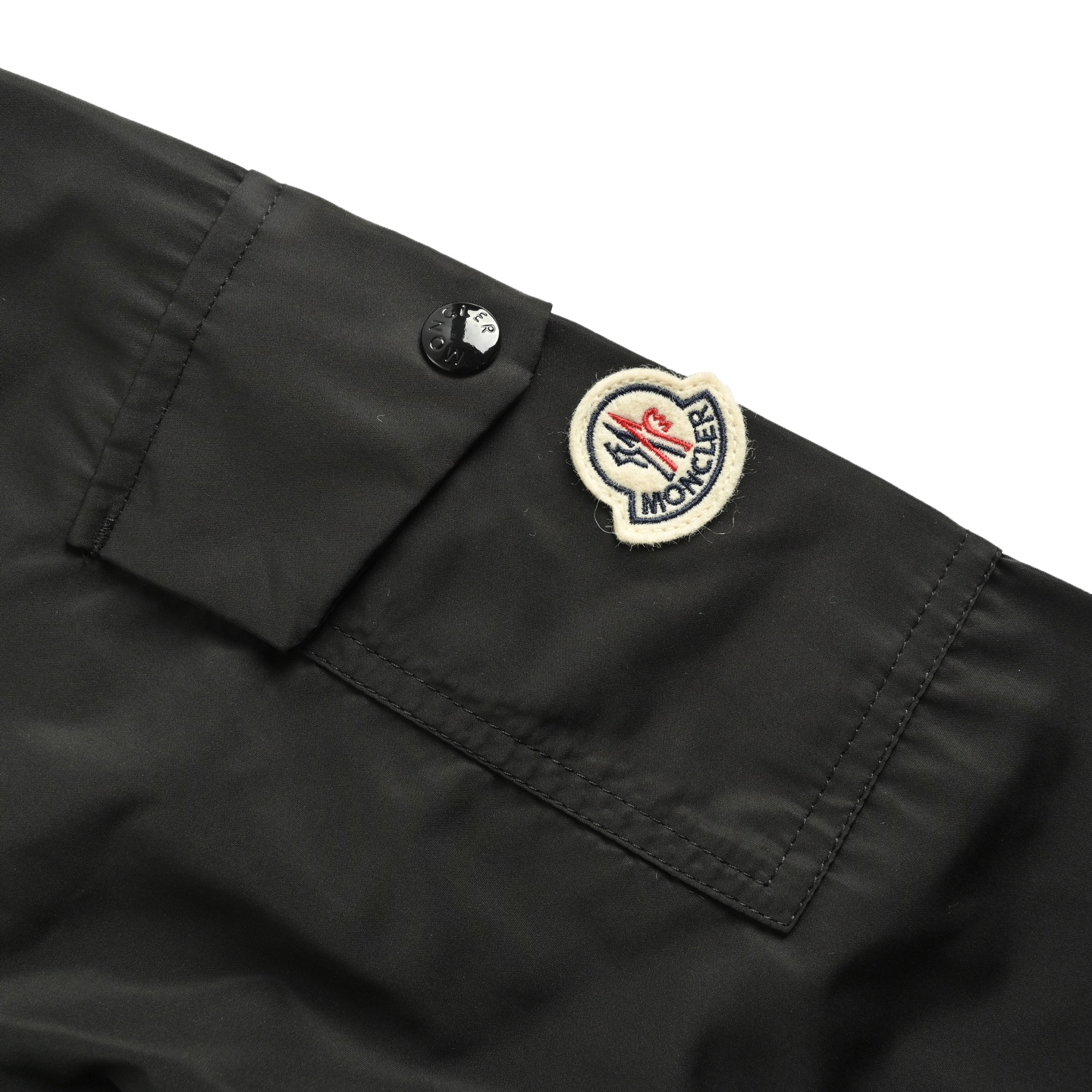 ONCLER/蒙口 刺绣袖口袋拉链连帽夹克外套