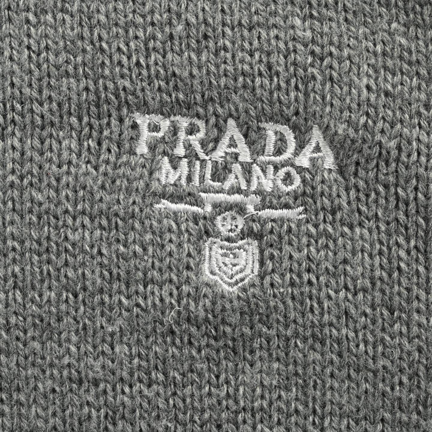 Prada/普拉达 刺绣徽标拉链毛衣开衫