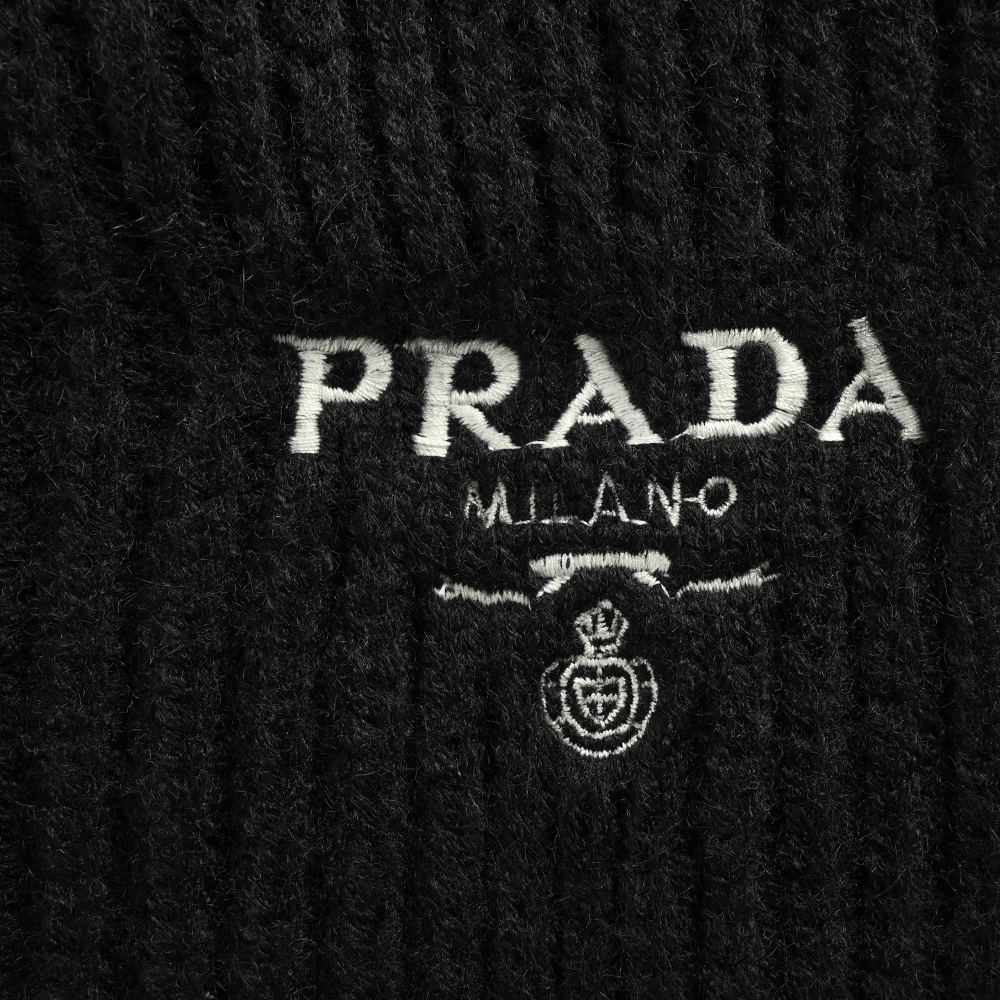 Prada/普拉达 刺绣徽标粗针羊毛开衫-莆田鞋,莆田鞋货源,高仿鞋,高仿鞋货源,安福档口,莆田高仿鞋,莆田鞋批发,高仿鞋批发,莆田高仿运动鞋,高仿运动鞋,莆田运动鞋 Prada/普拉达 刺绣徽标粗针羊毛开衫