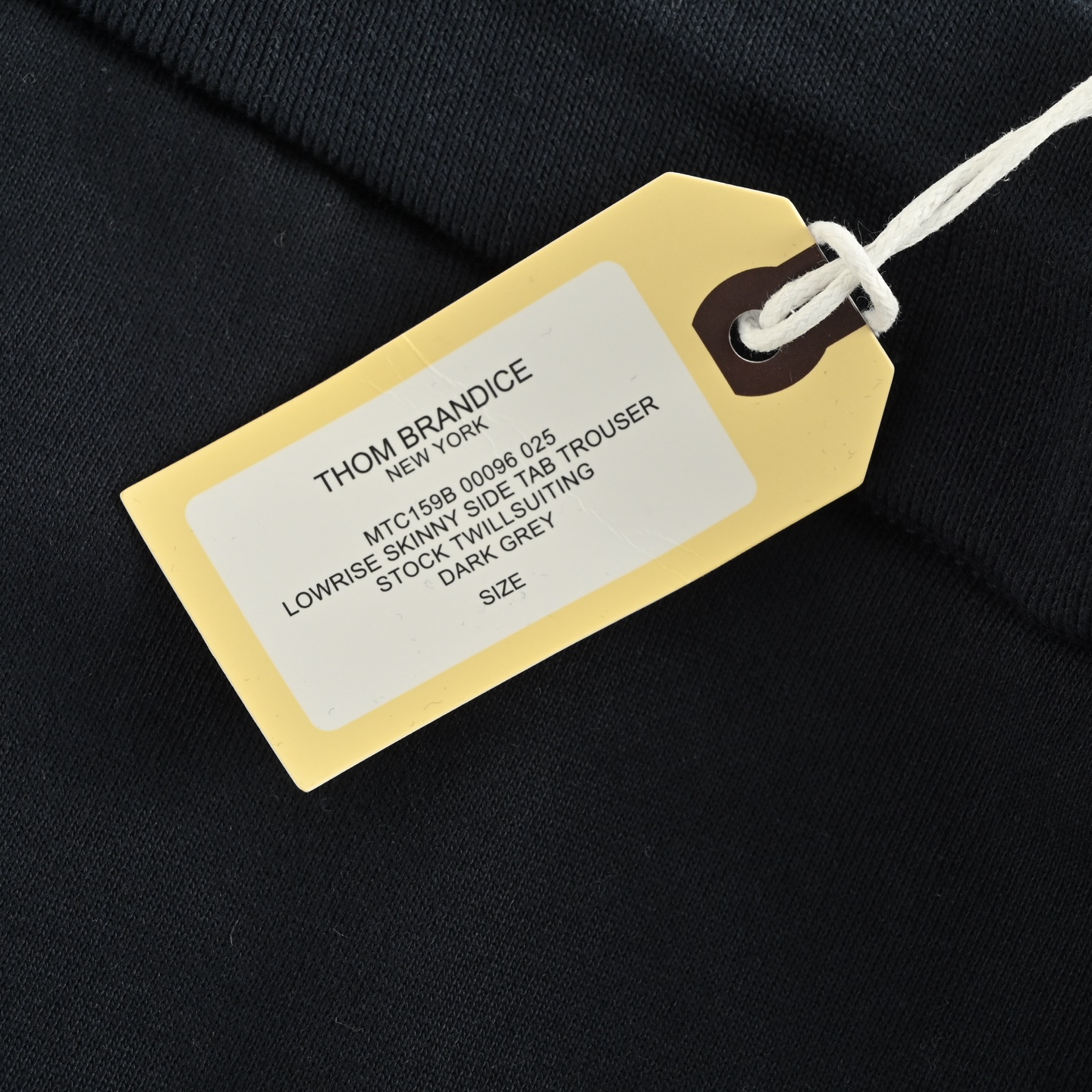 Thom Browne/汤姆布朗 蛇年限定四杠刺绣长裤黑色 白灰-Chinese UA Cheap High Quatity Brand Clothes Bags handbags Sneakers wholesale wholesaler seller from China Factory suppliers Fashion Clothing Shoes best Quality Beautiful Price Thom Browne/汤姆布朗 蛇年限定四杠刺绣长裤黑色 白灰