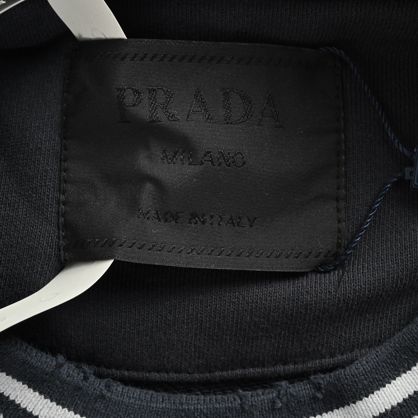 Prada/普拉达 渐变水洗字母刺绣圆领卫衣-Chinese UA Cheap High Quatity Brand Clothes Bags handbags Sneakers wholesale wholesaler seller from China Factory suppliers Fashion Clothing Shoes best Quality Beautiful Price Prada/普拉达 渐变水洗字母刺绣圆领卫衣
