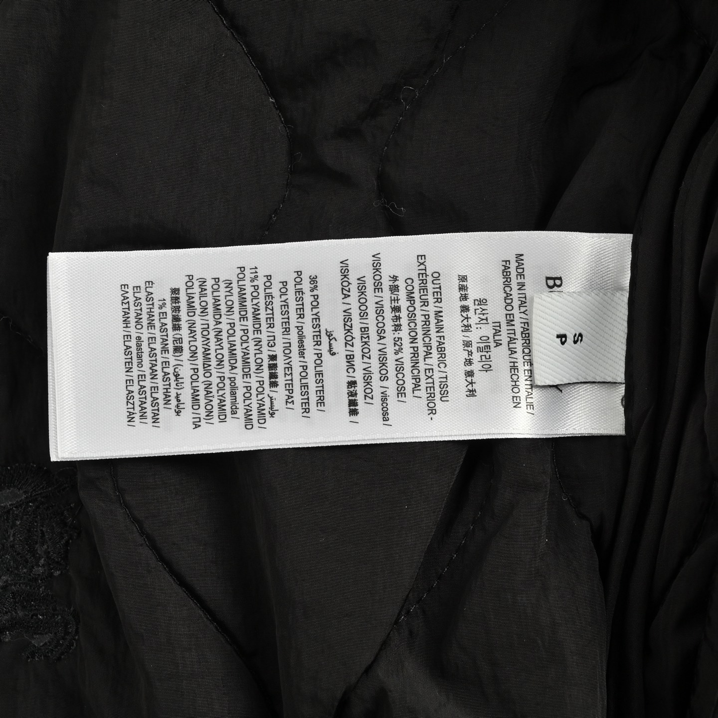 Burberry/巴宝莉 个性缺口双拉链绗缝薄棉外套-Chinese UA Cheap High Quatity Brand Clothes Bags handbags Sneakers wholesale wholesaler seller from China Factory suppliers Fashion Clothing Shoes best Quality Beautiful Price Burberry/巴宝莉 个性缺口双拉链绗缝薄棉外套