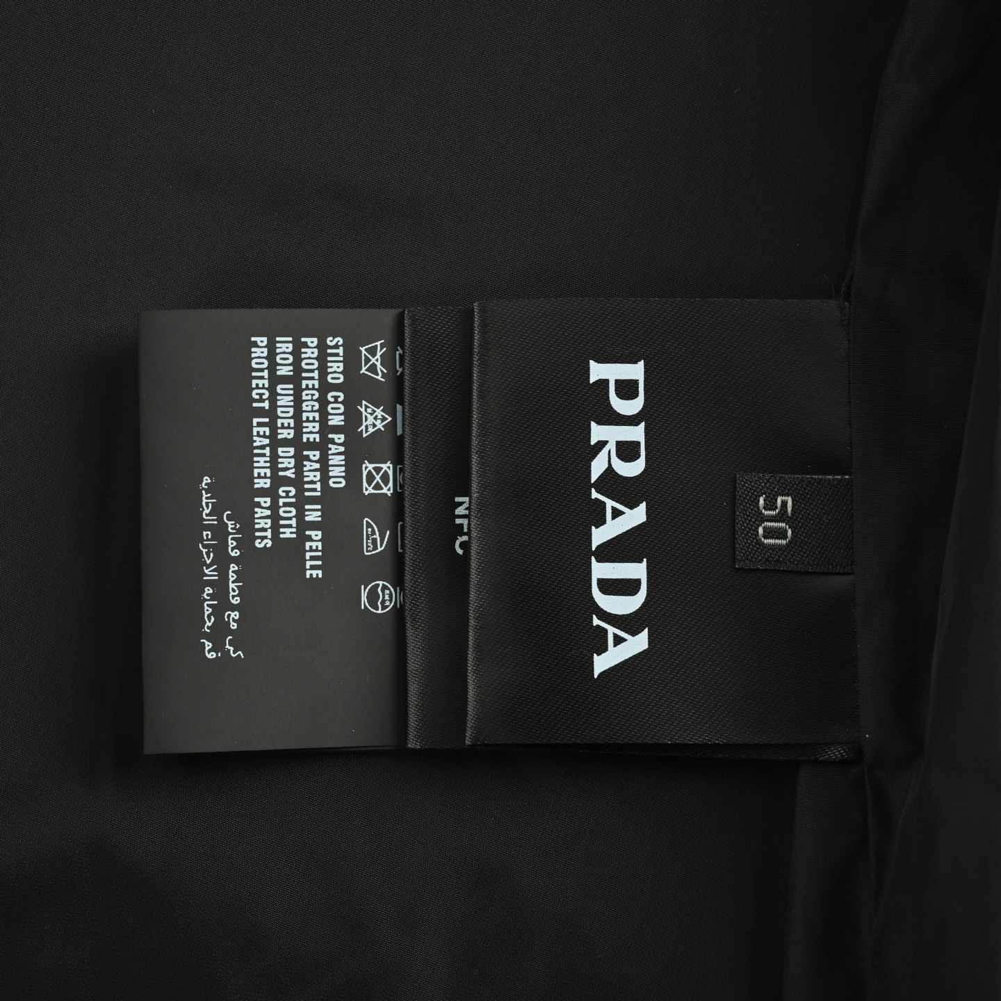 Prada/普拉达 胸口字母拉链口连帽外套-Chinese UA Cheap High Quatity Brand Clothes Bags handbags Sneakers wholesale wholesaler seller from China Factory suppliers Fashion Clothing Shoes best Quality Beautiful Price Prada/普拉达 胸口字母拉链口连帽外套