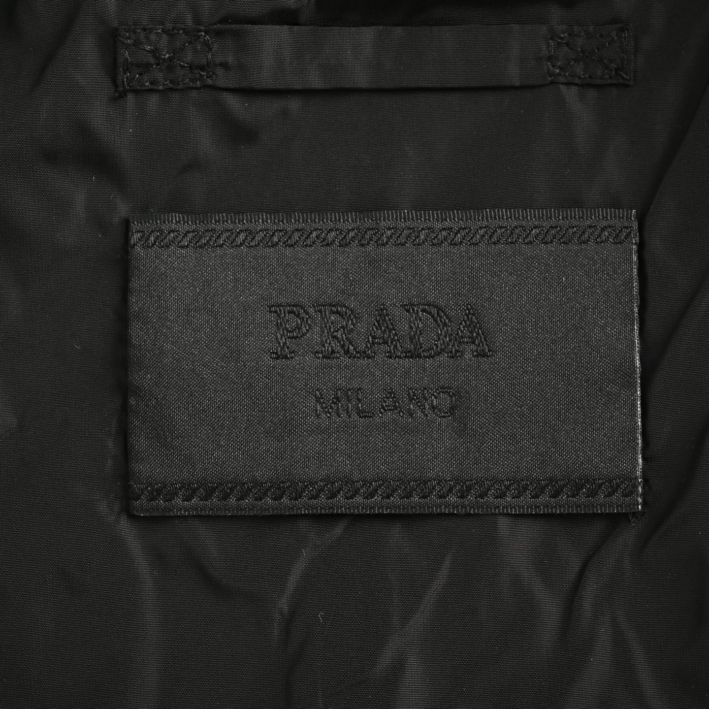 Prada/普拉达 胸口字母拉链口连帽外套-Chinese UA Cheap High Quatity Brand Clothes Bags handbags Sneakers wholesale wholesaler seller from China Factory suppliers Fashion Clothing Shoes best Quality Beautiful Price Prada/普拉达 胸口字母拉链口连帽外套