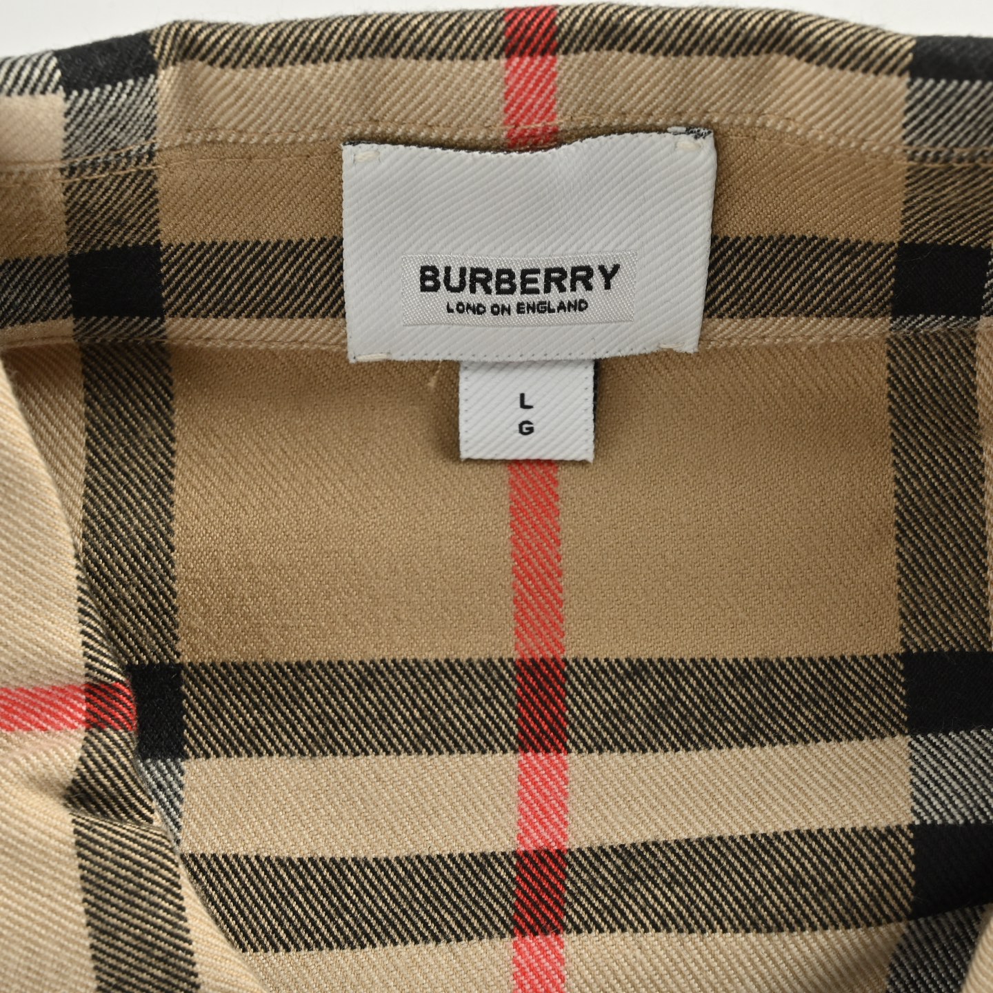 Burberry/巴宝莉 双边胸口拉链口袋格纹翻领外套-Chinese UA Cheap High Quatity Brand Clothes Bags handbags Sneakers wholesale wholesaler seller from China Factory suppliers Fashion Clothing Shoes best Quality Beautiful Price Burberry/巴宝莉 双边胸口拉链口袋格纹翻领外套