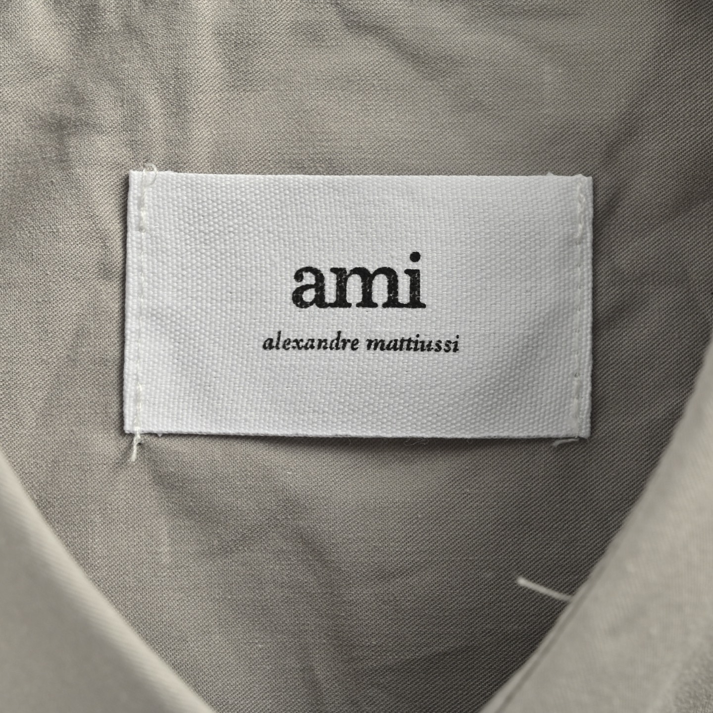 Ami Paris 胸口同色小爱心刺绣衬衫-Chinese UA Cheap High Quatity Brand Clothes Bags handbags Sneakers wholesale wholesaler seller from China Factory suppliers Fashion Clothing Shoes best Quality Beautiful Price Ami Paris 胸口同色小爱心刺绣衬衫