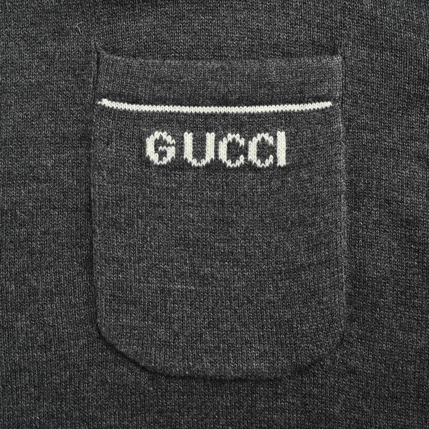 Gucci/古驰 25Fw 撞色边饰口袋字母翻领针织Polo毛衣-Chinese UA Cheap High Quatity Brand Clothes Bags handbags Sneakers wholesale wholesaler seller from China Factory suppliers Fashion Clothing Shoes best Quality Beautiful Price Gucci/古驰 25Fw 撞色边饰口袋字母翻领针织Polo毛衣
