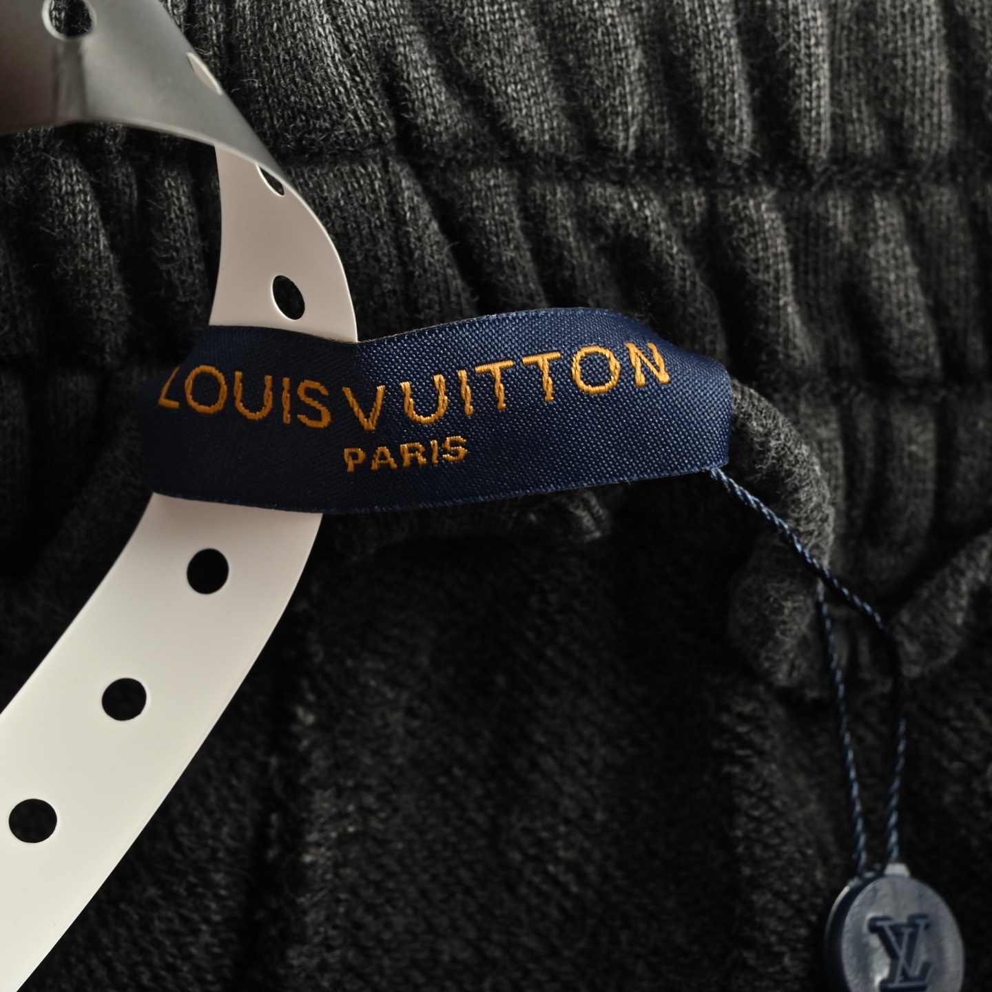 Louis Vuitton/路易威登 暗纹徽标压花抽绳运动长裤 黑色 灰色