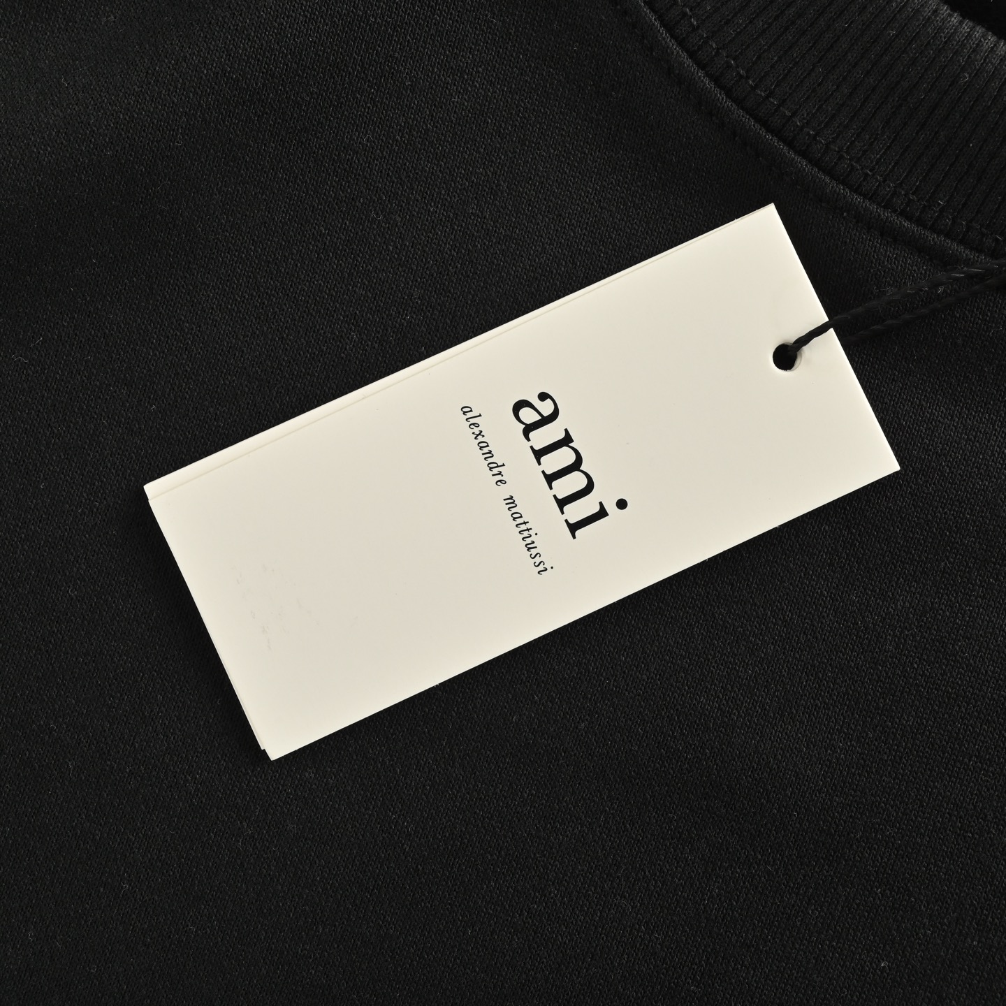 Ami Paris 大爱心章仔刺绣圆领卫衣-Chinese UA Cheap High Quatity Brand Clothes Bags handbags Sneakers wholesale wholesaler seller from China Factory suppliers Fashion Clothing Shoes best Quality Beautiful Price Ami Paris 大爱心章仔刺绣圆领卫衣