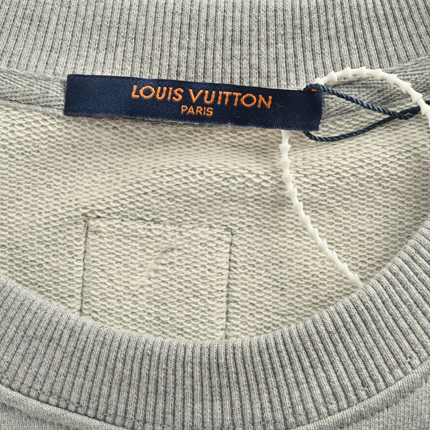 Louis Vuitton/路易威登 25Fw Nigo联名刺绣圆领卫衣-Chinese UA Cheap High Quatity Brand Clothes Bags handbags Sneakers wholesale wholesaler seller from China Factory suppliers Fashion Clothing Shoes best Quality Beautiful Price Louis Vuitton/路易威登 25Fw Nigo联名刺绣圆领卫衣